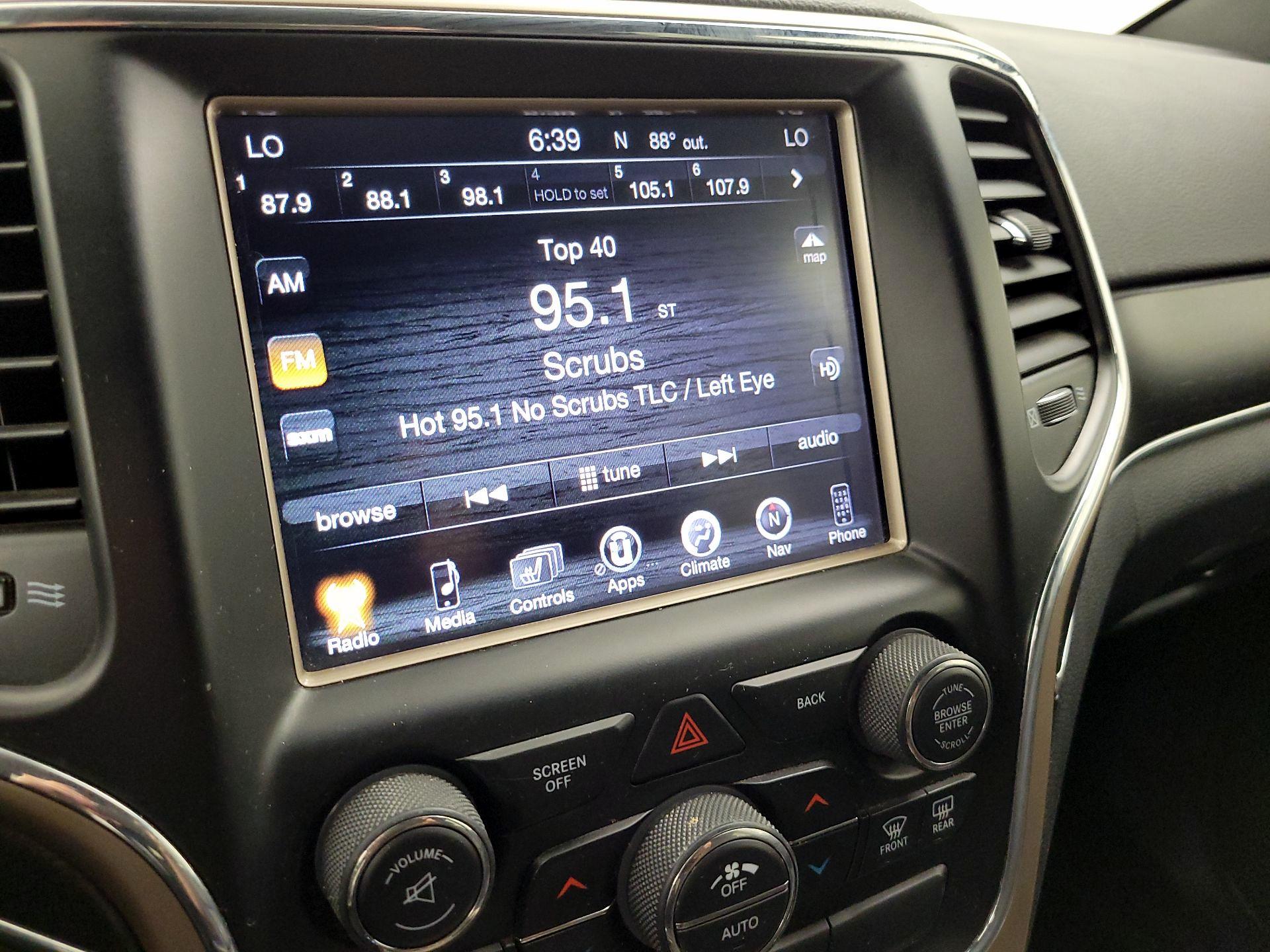Thumbnail: 2015 Jeep Grand Cherokee - 16