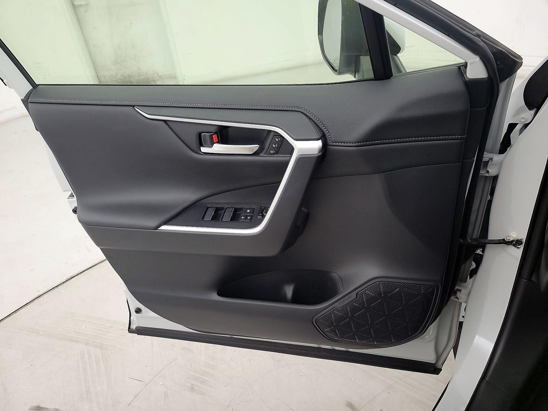 Thumbnail: 2023 Toyota RAV4 - 12