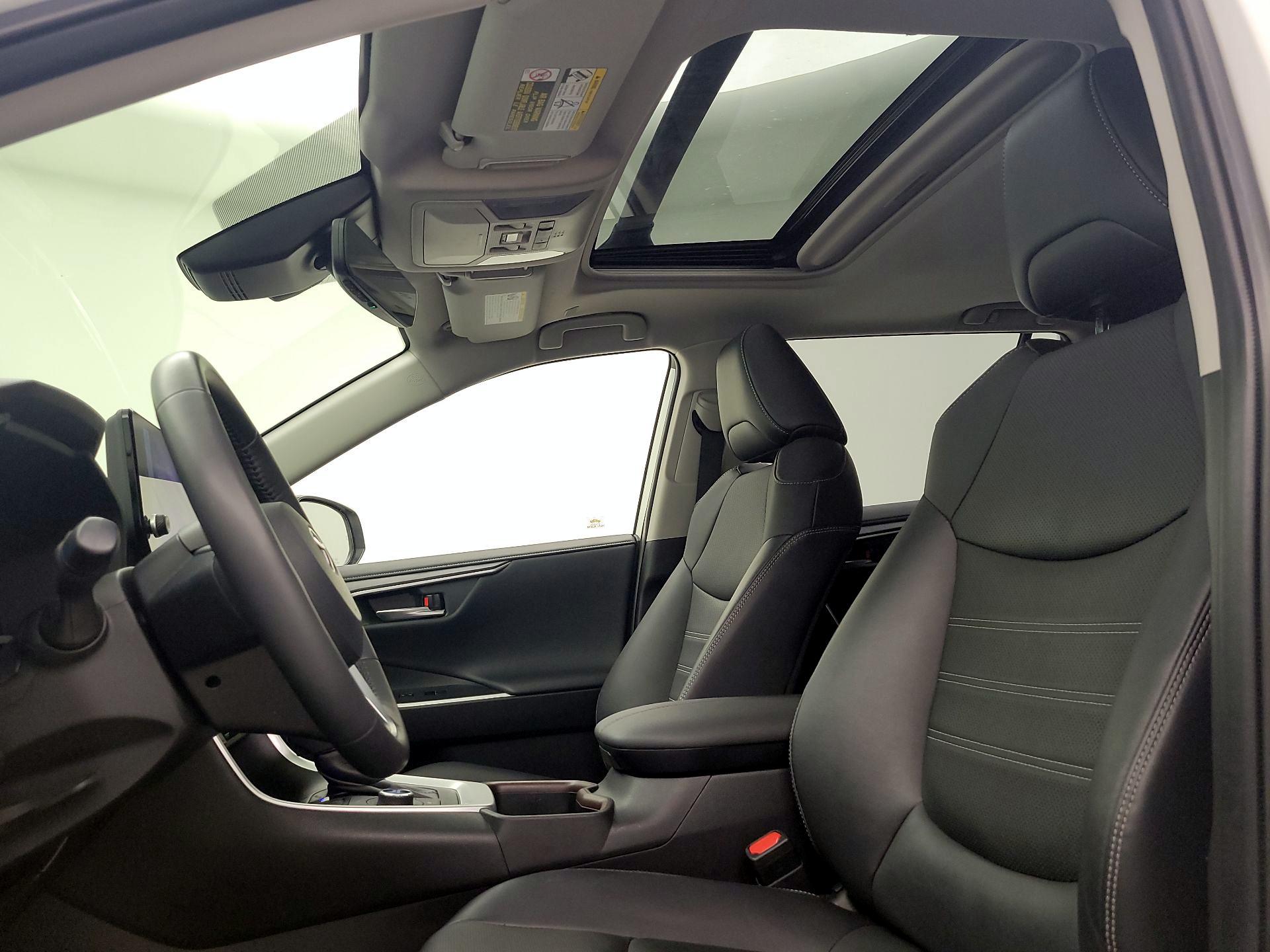 Thumbnail: 2023 Toyota RAV4 - 19