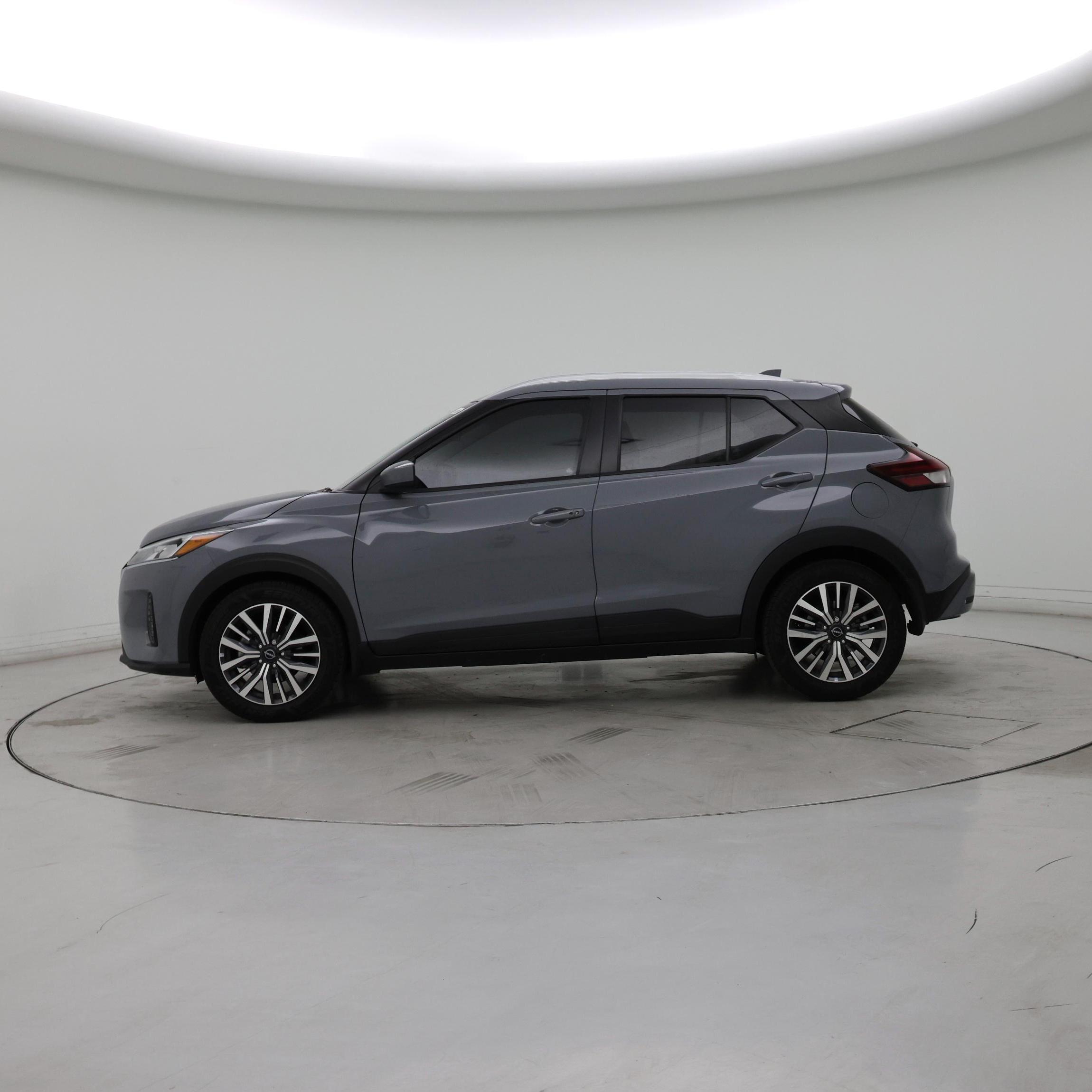 Thumbnail: 2023 Nissan Kicks - 3