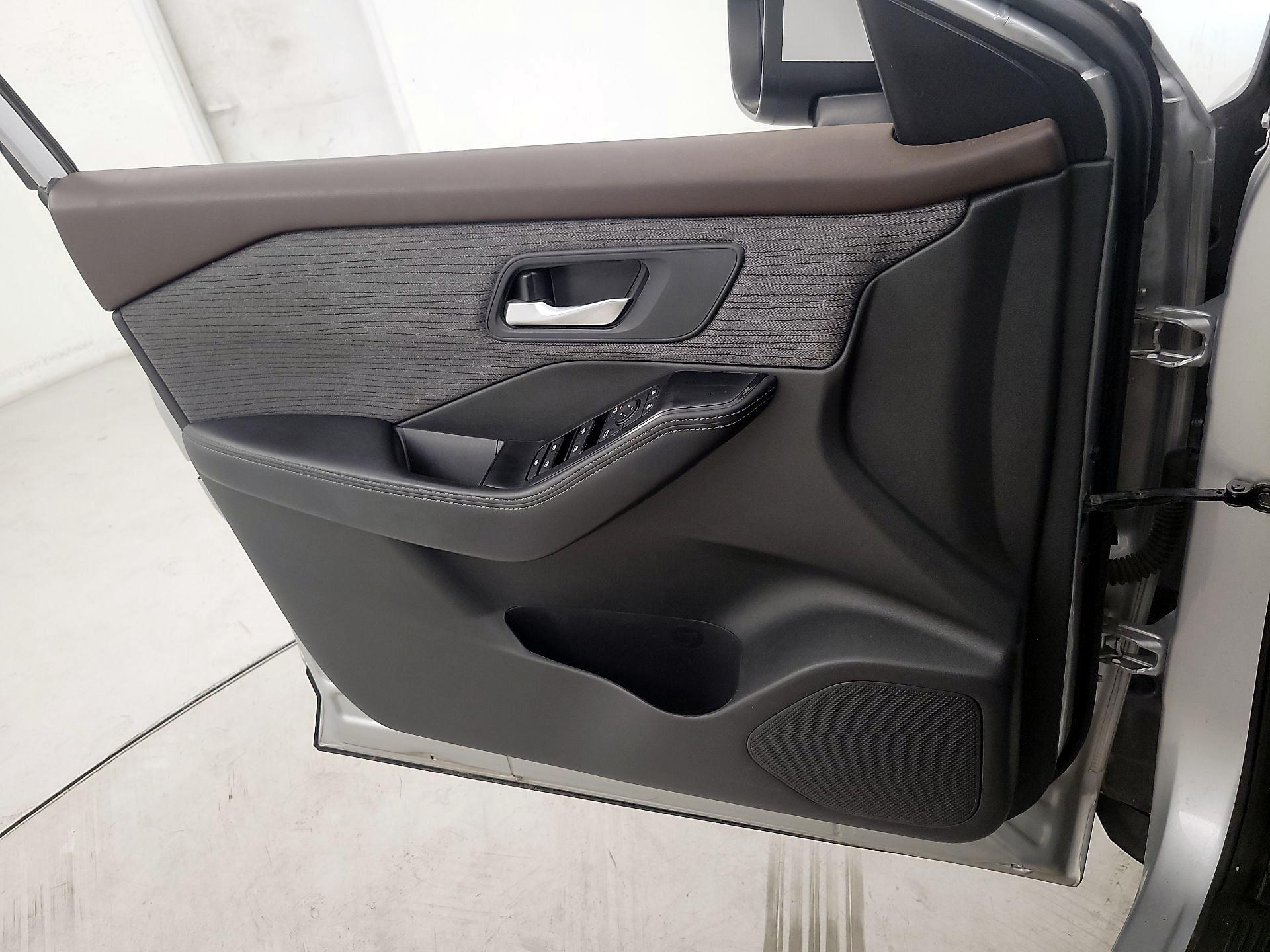 Thumbnail: 2023 Nissan Rogue - 12