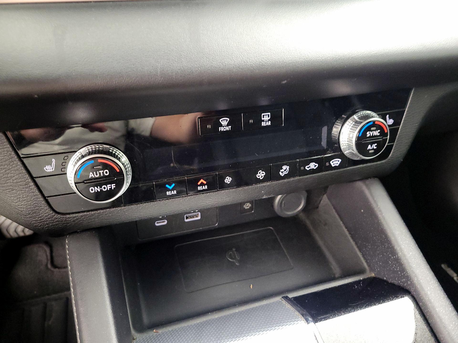 Thumbnail: 2022 Mitsubishi Outlander - 12