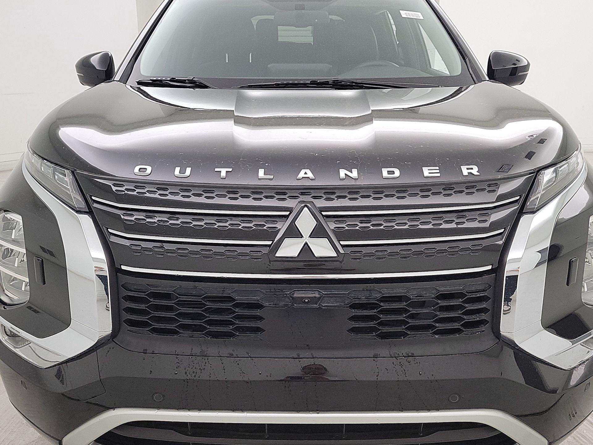 Thumbnail: 2022 Mitsubishi Outlander - 2