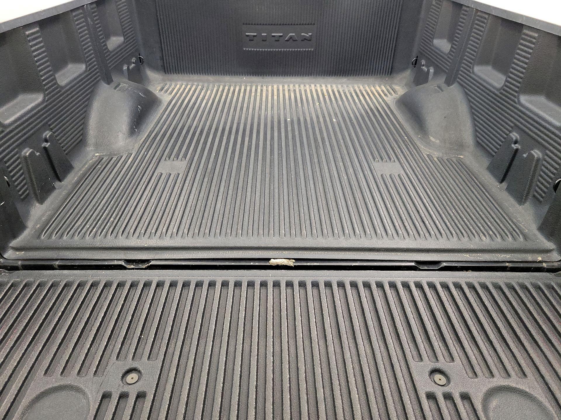 Thumbnail: 2017 Nissan Titan - 18