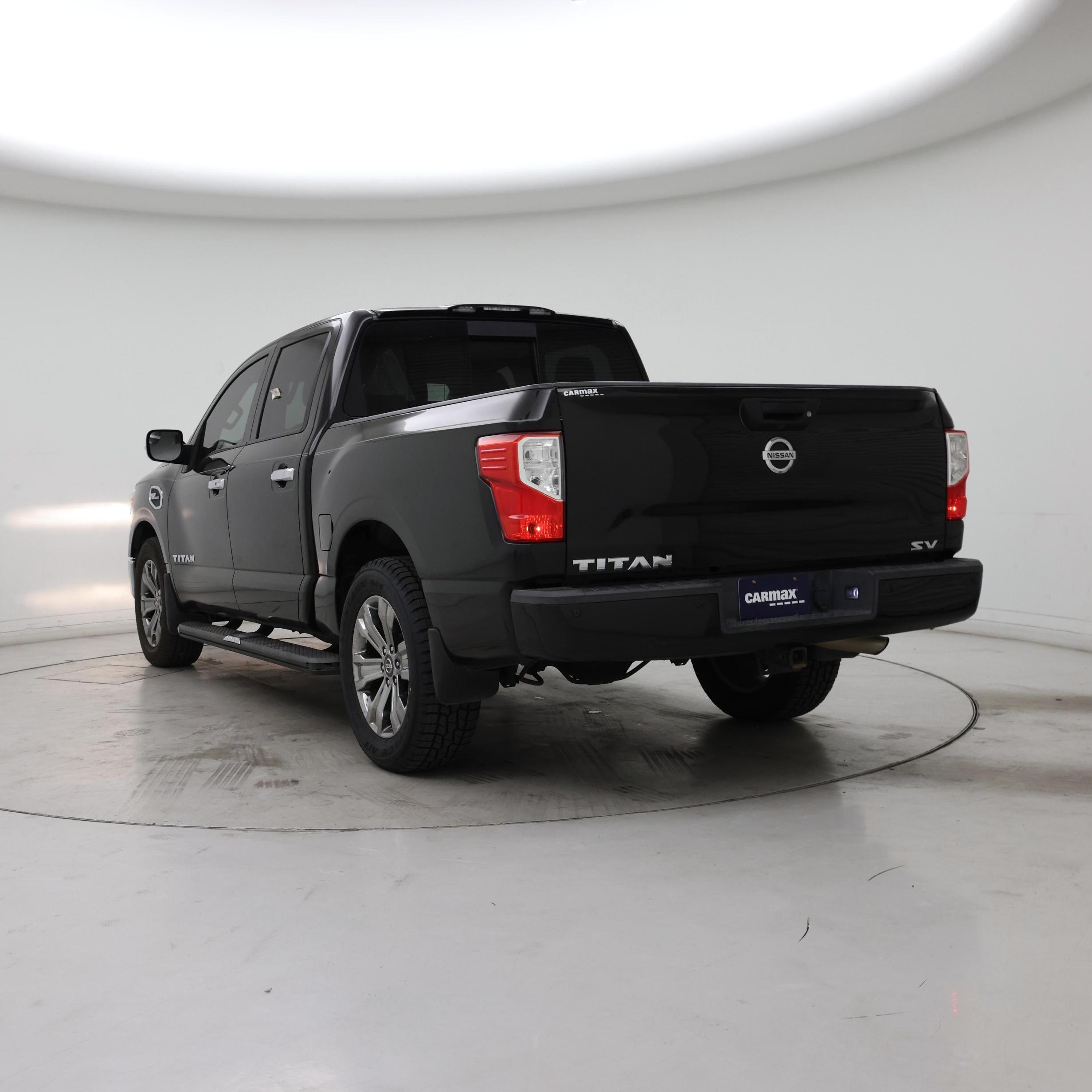 Thumbnail: 2017 Nissan Titan - 2