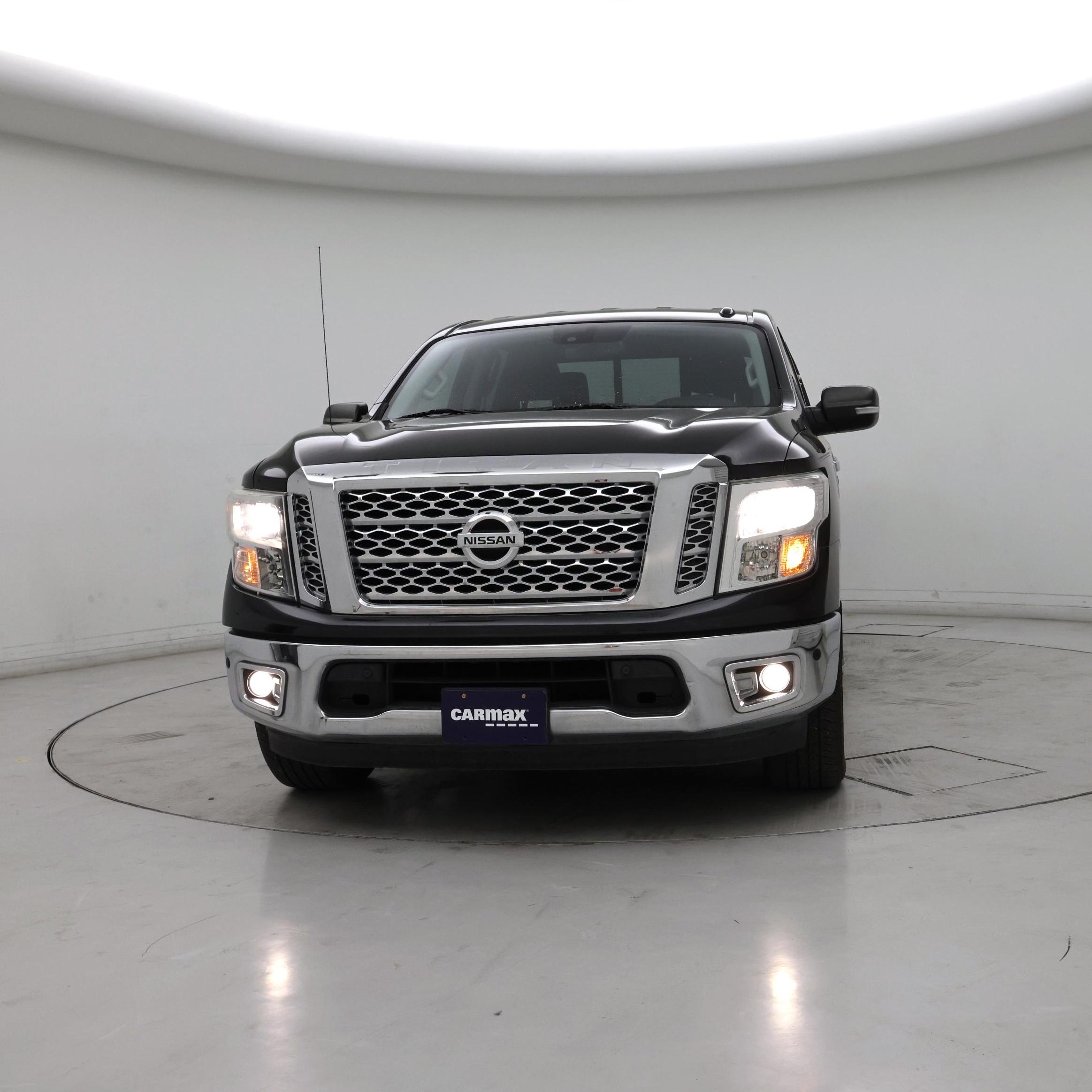 Thumbnail: 2017 Nissan Titan - 5