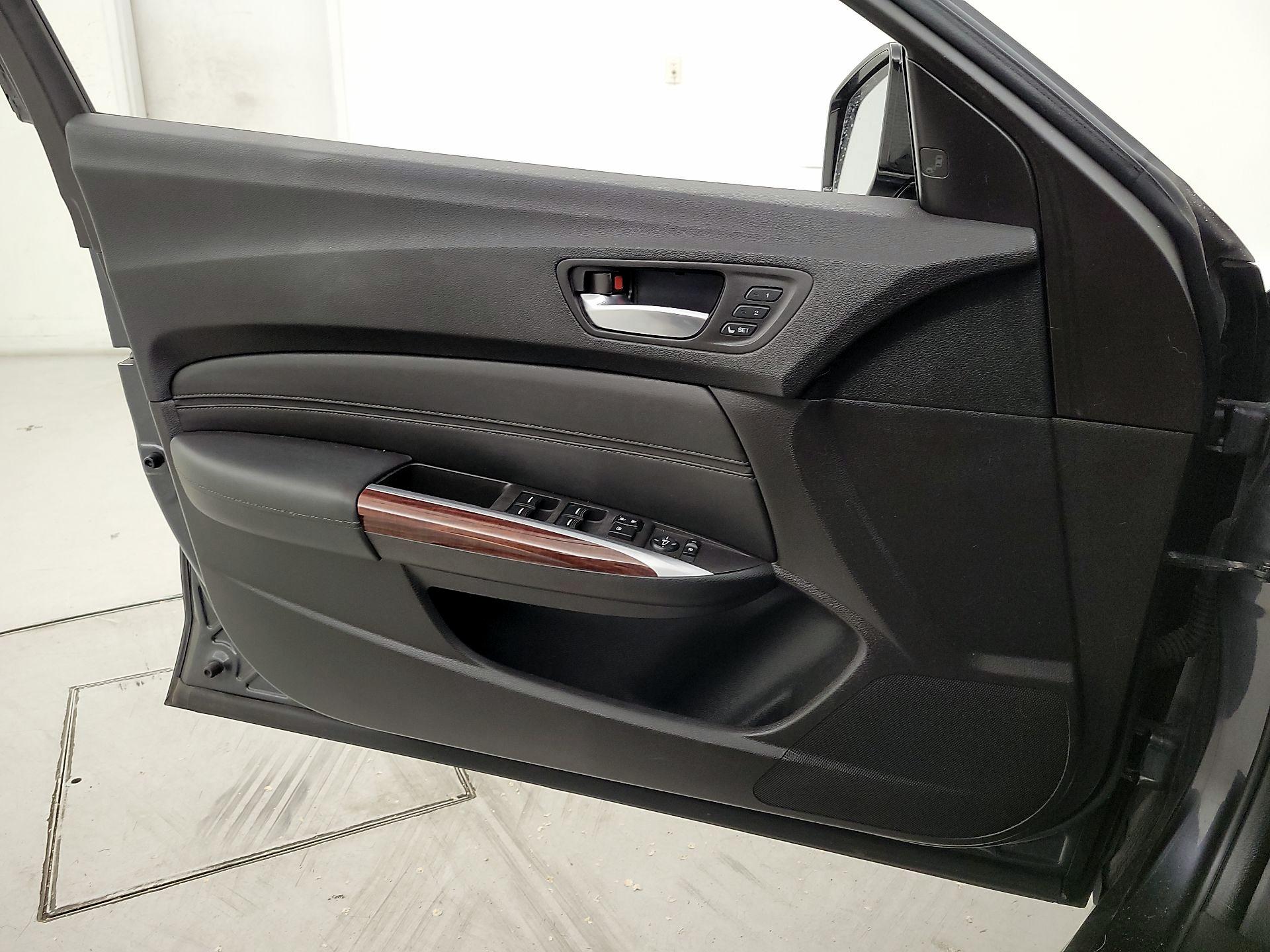 Thumbnail: 2016 Acura TLX - 12