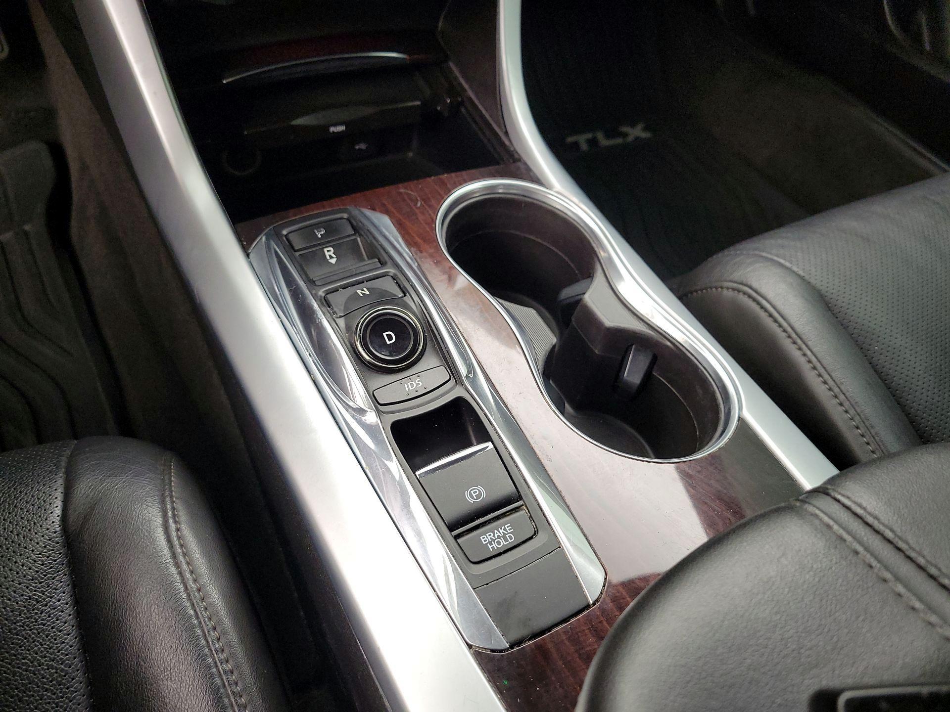 Thumbnail: 2016 Acura TLX - 17