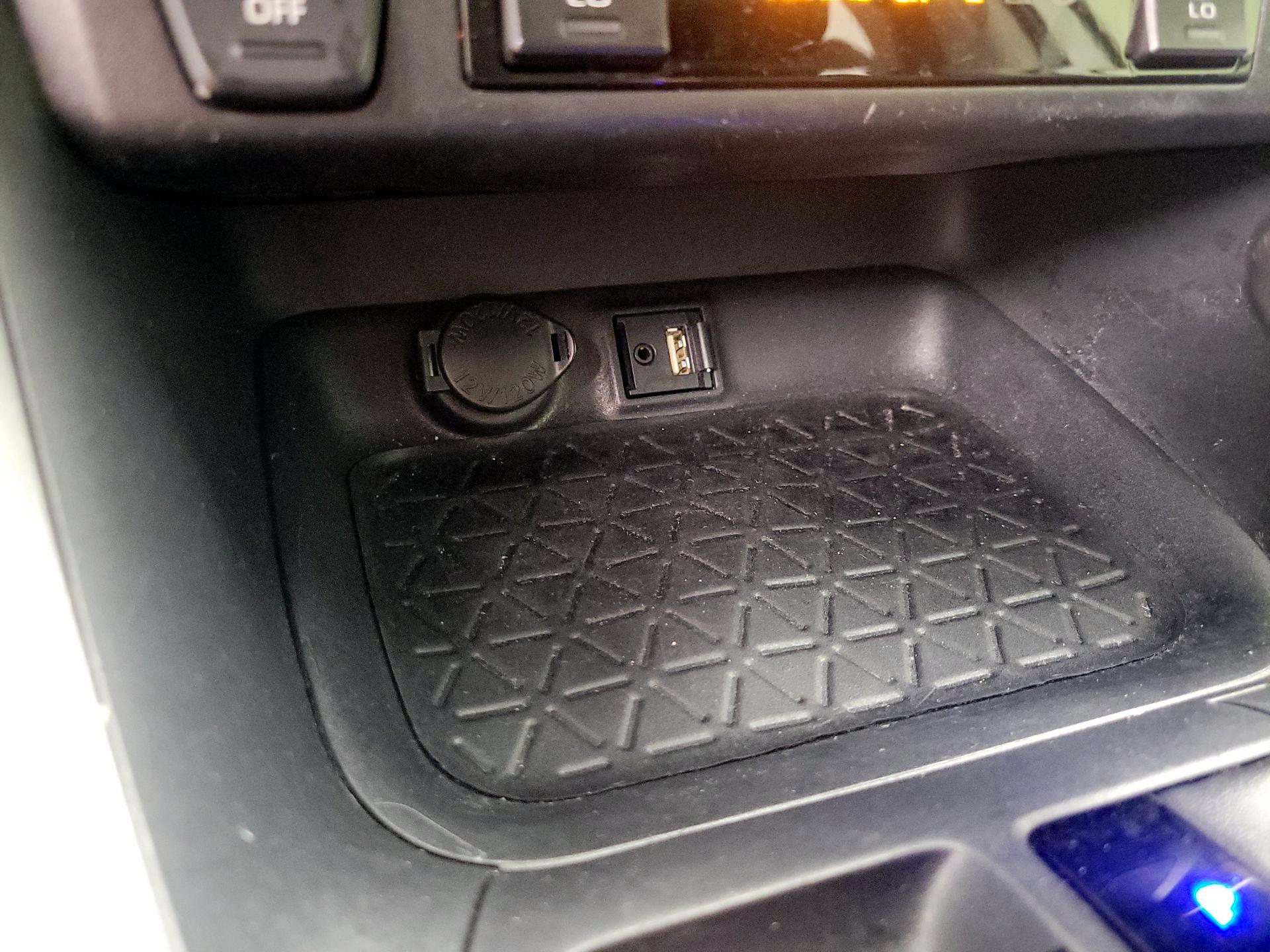 Thumbnail: 2019 Toyota RAV4 - 18