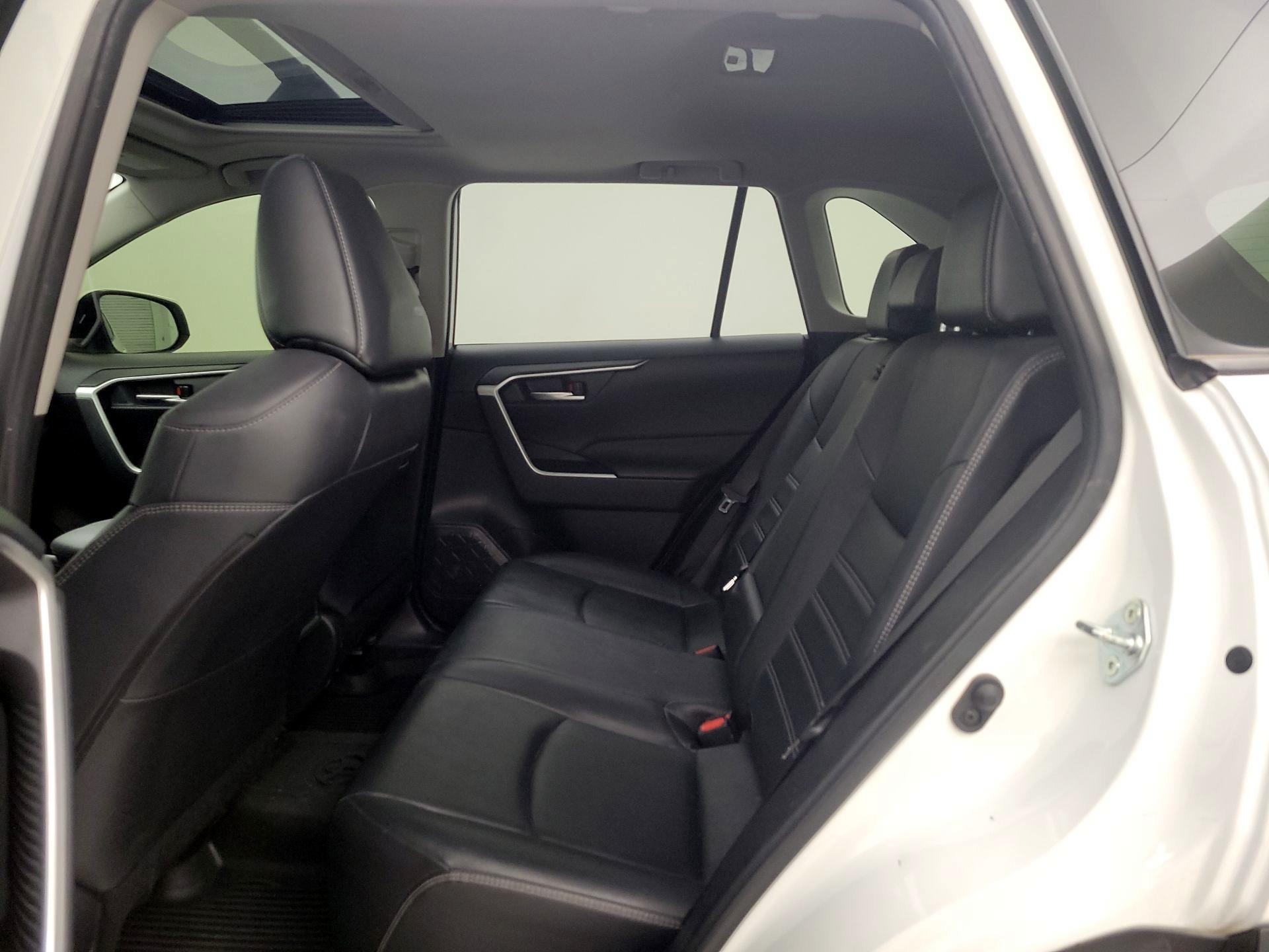 Thumbnail: 2019 Toyota RAV4 - 20