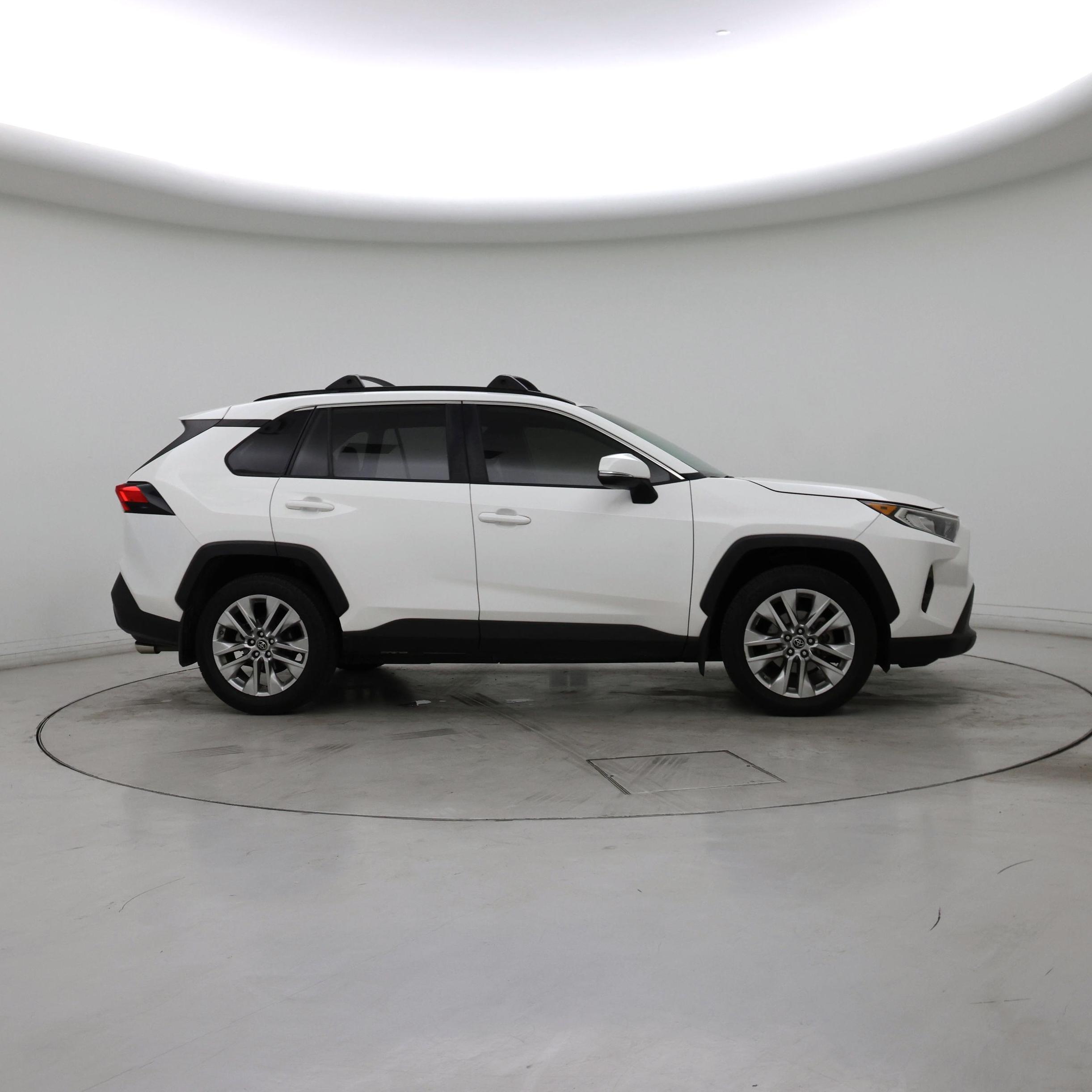 Thumbnail: 2019 Toyota RAV4 - 7
