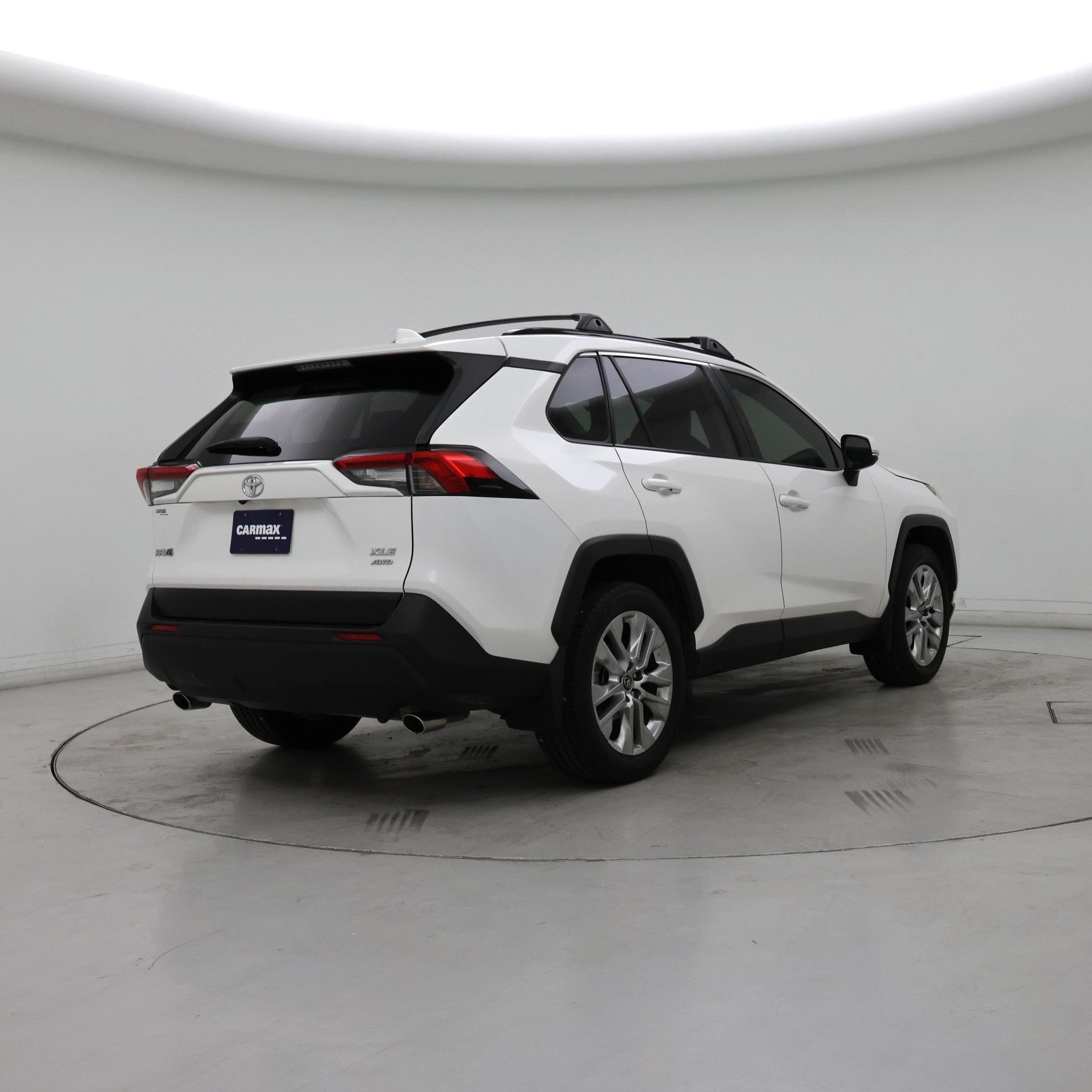 Thumbnail: 2019 Toyota RAV4 - 8