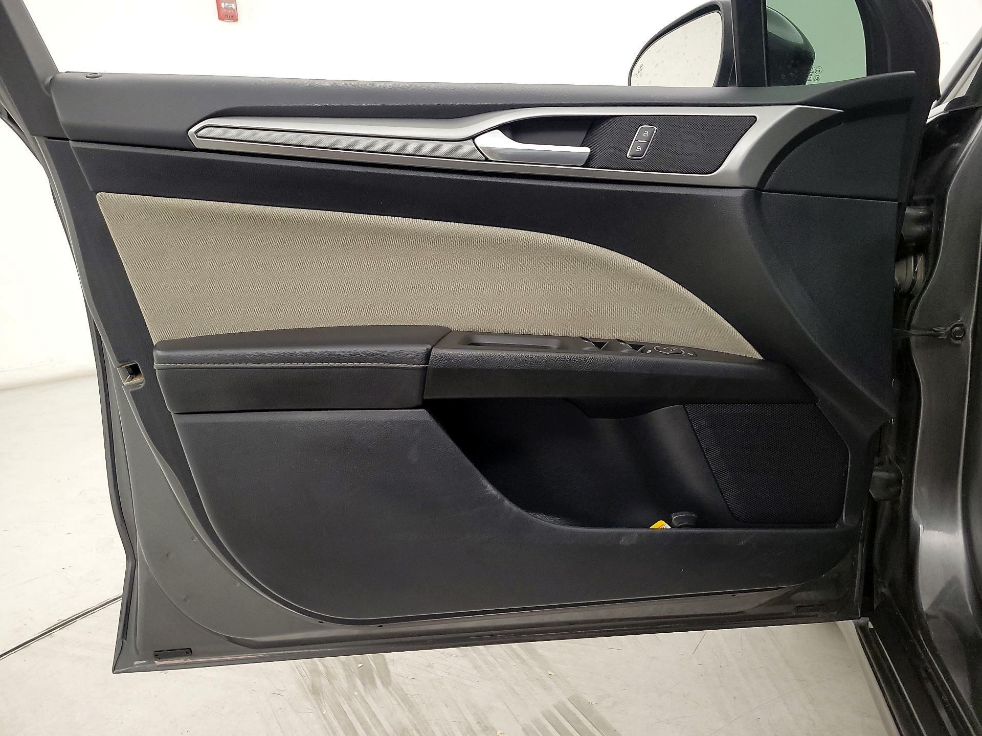 Thumbnail: 2019 Ford Fusion - 12