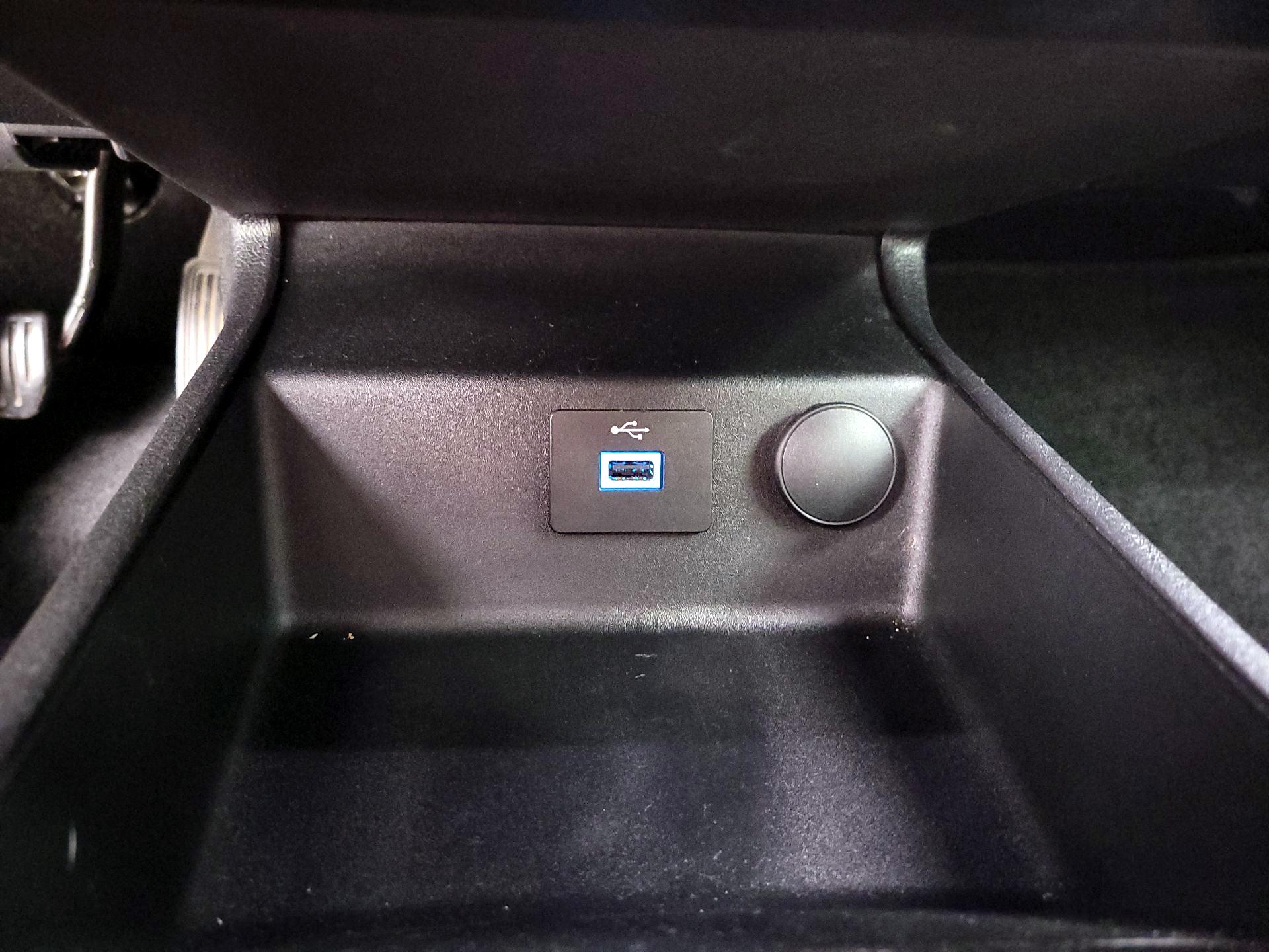 Thumbnail: 2019 Ford Fusion - 18