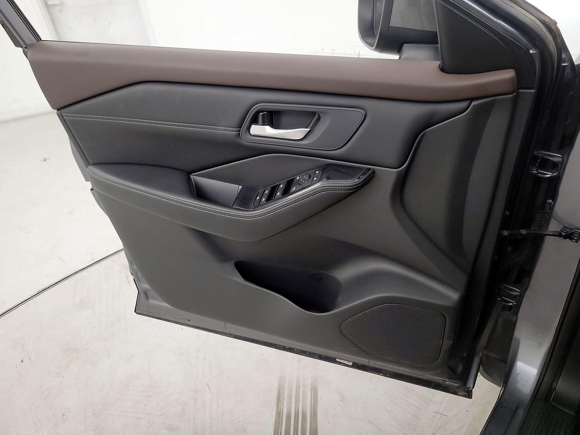 Thumbnail: 2023 Nissan Rogue - 12