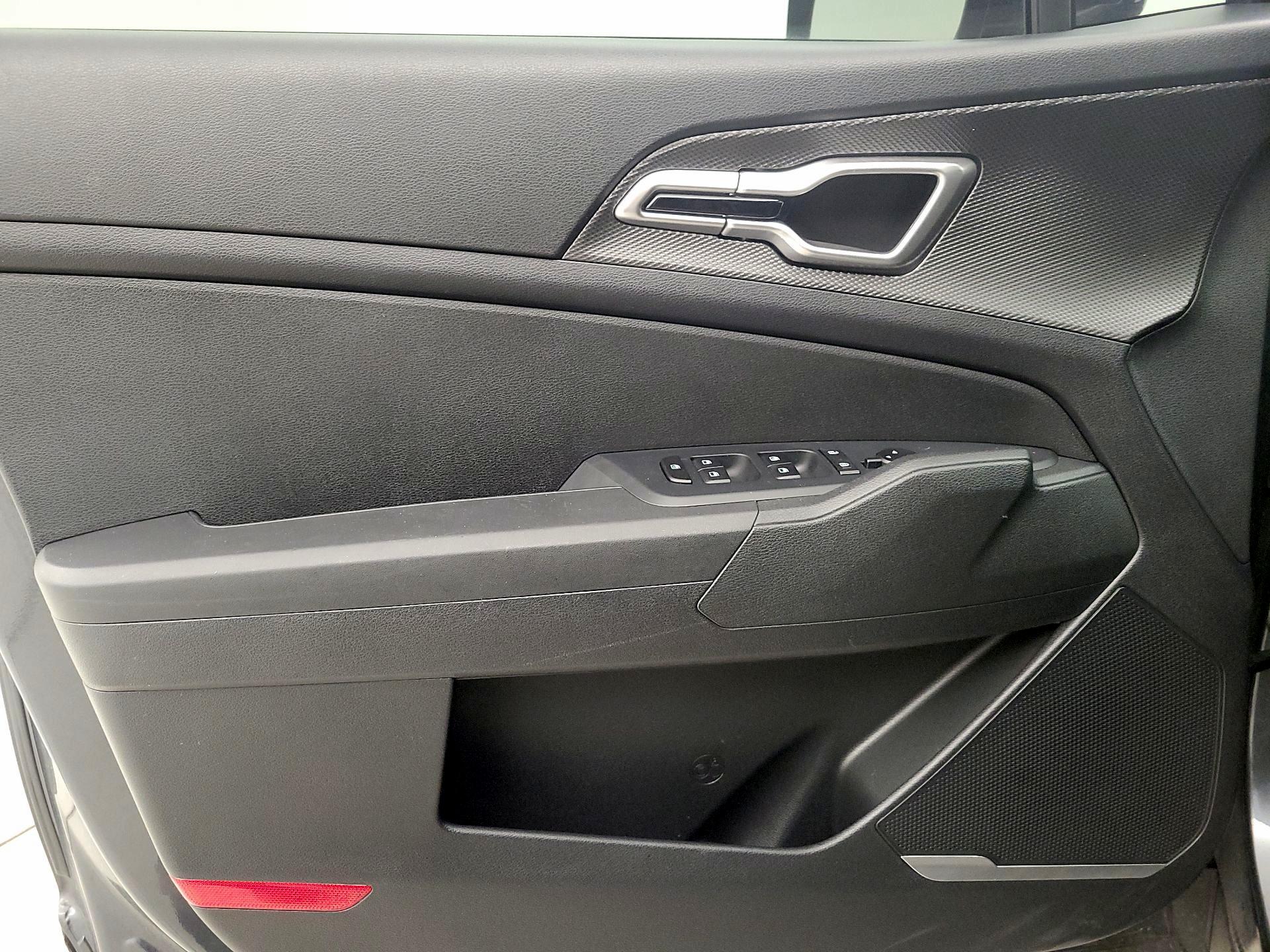 Thumbnail: 2023 Kia Sportage - 12