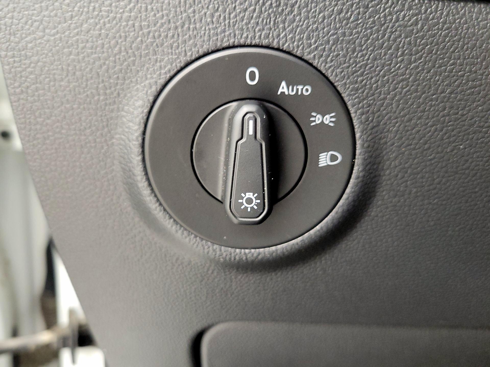 Thumbnail: 2022 Volkswagen Taos - 13