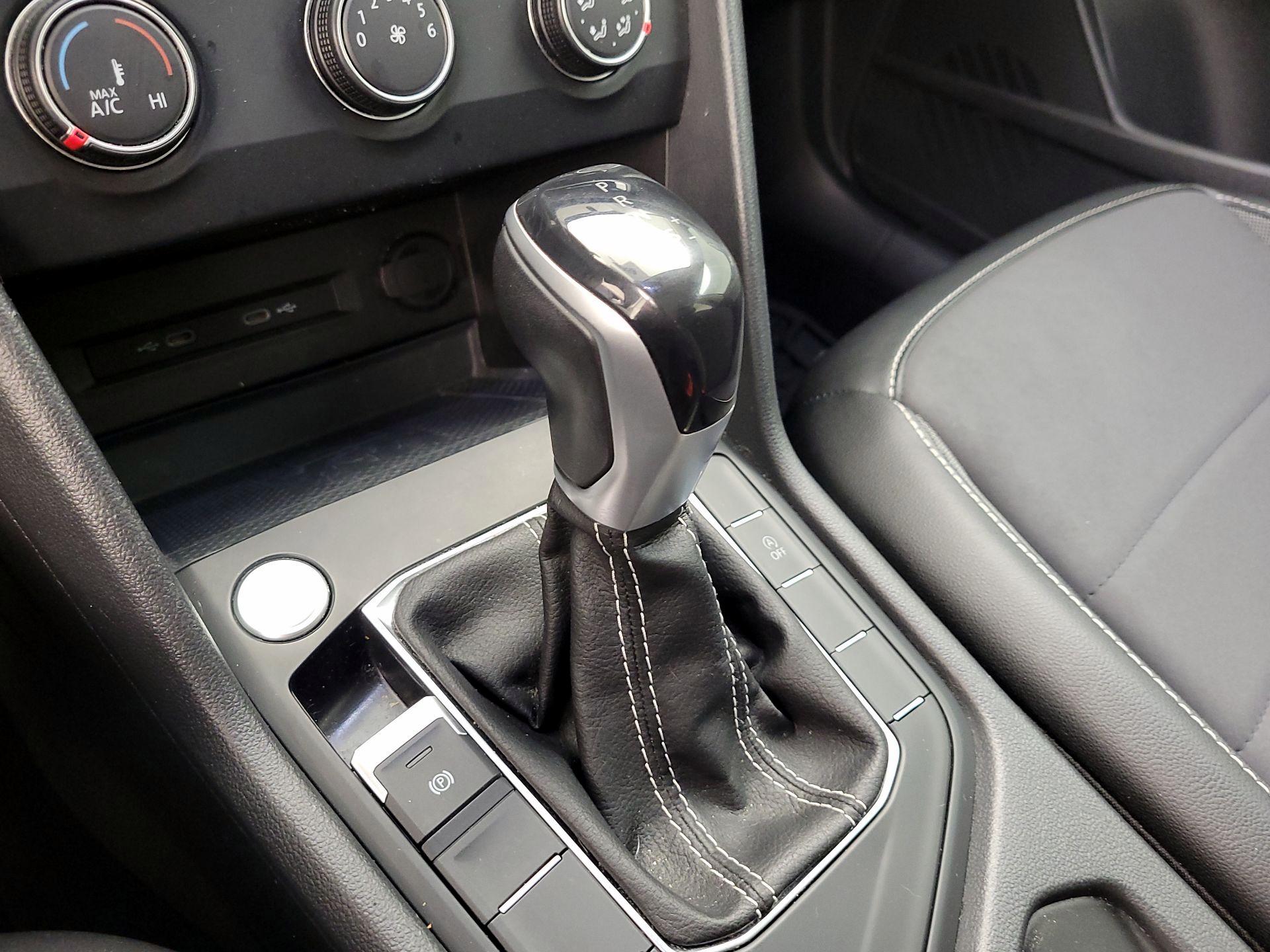 Thumbnail: 2022 Volkswagen Taos - 17