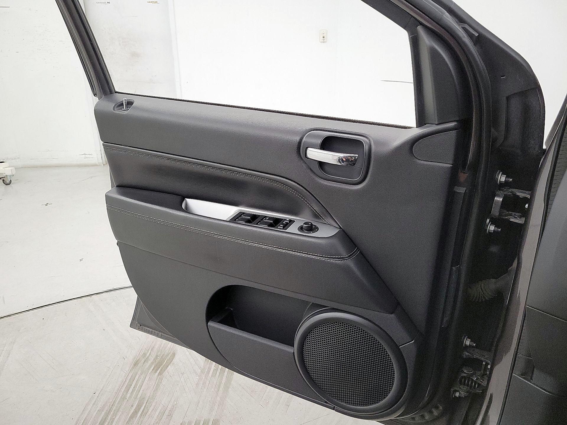 Thumbnail: 2016 Jeep Compass - 12