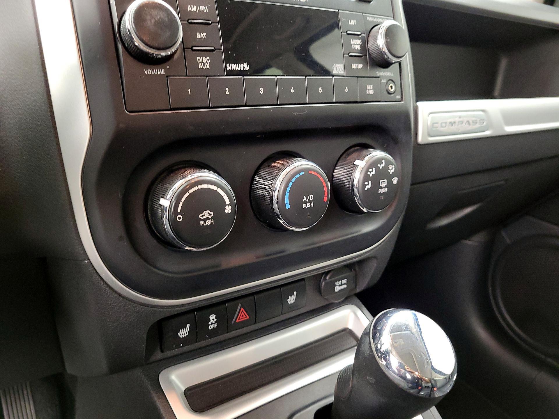 Thumbnail: 2016 Jeep Compass - 14