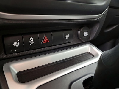 USB/AUX Ports