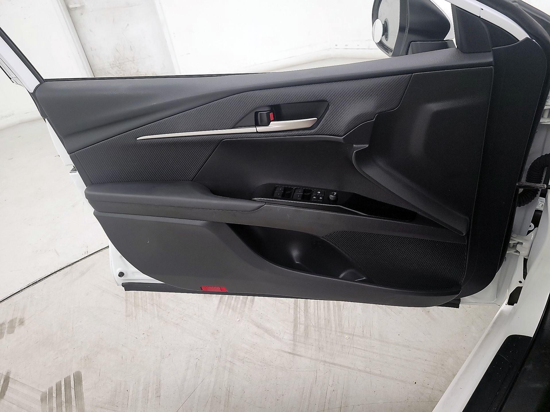 Thumbnail: 2025 Toyota Camry - 12