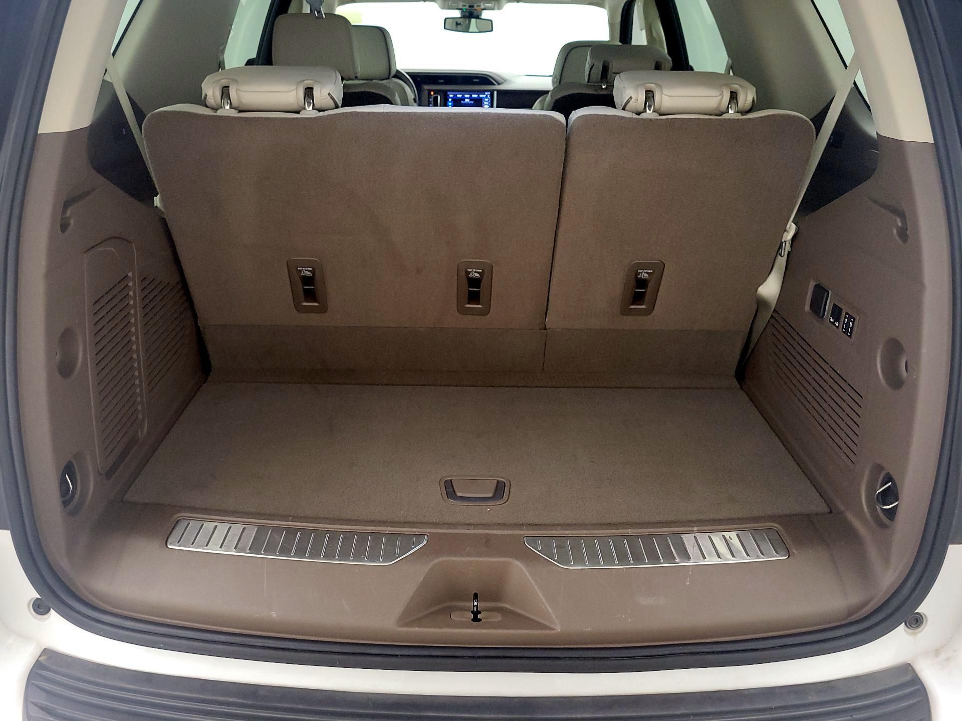 Thumbnail: 2021 GMC Yukon - 16