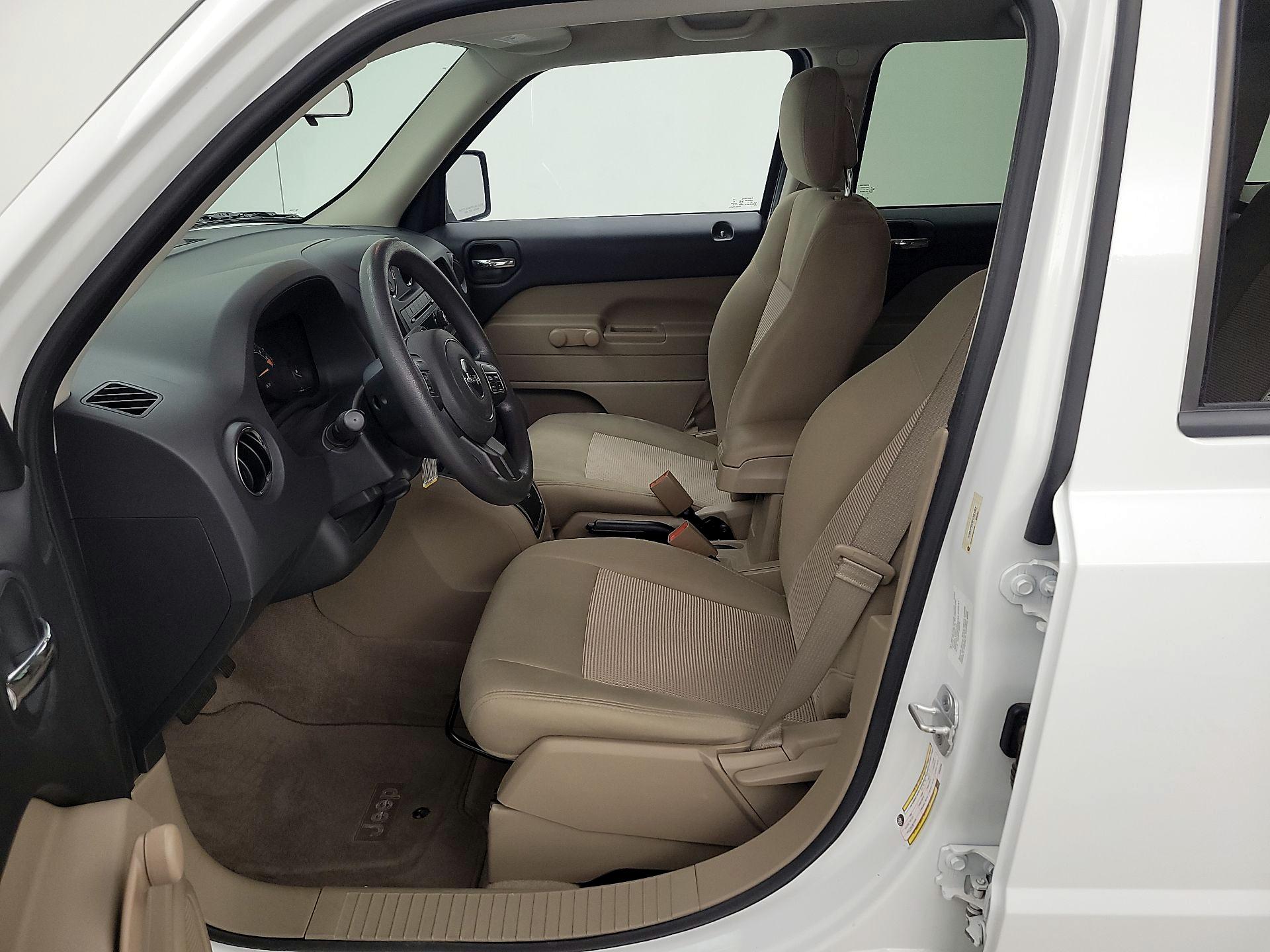 Thumbnail: 2014 Jeep Patriot - 11