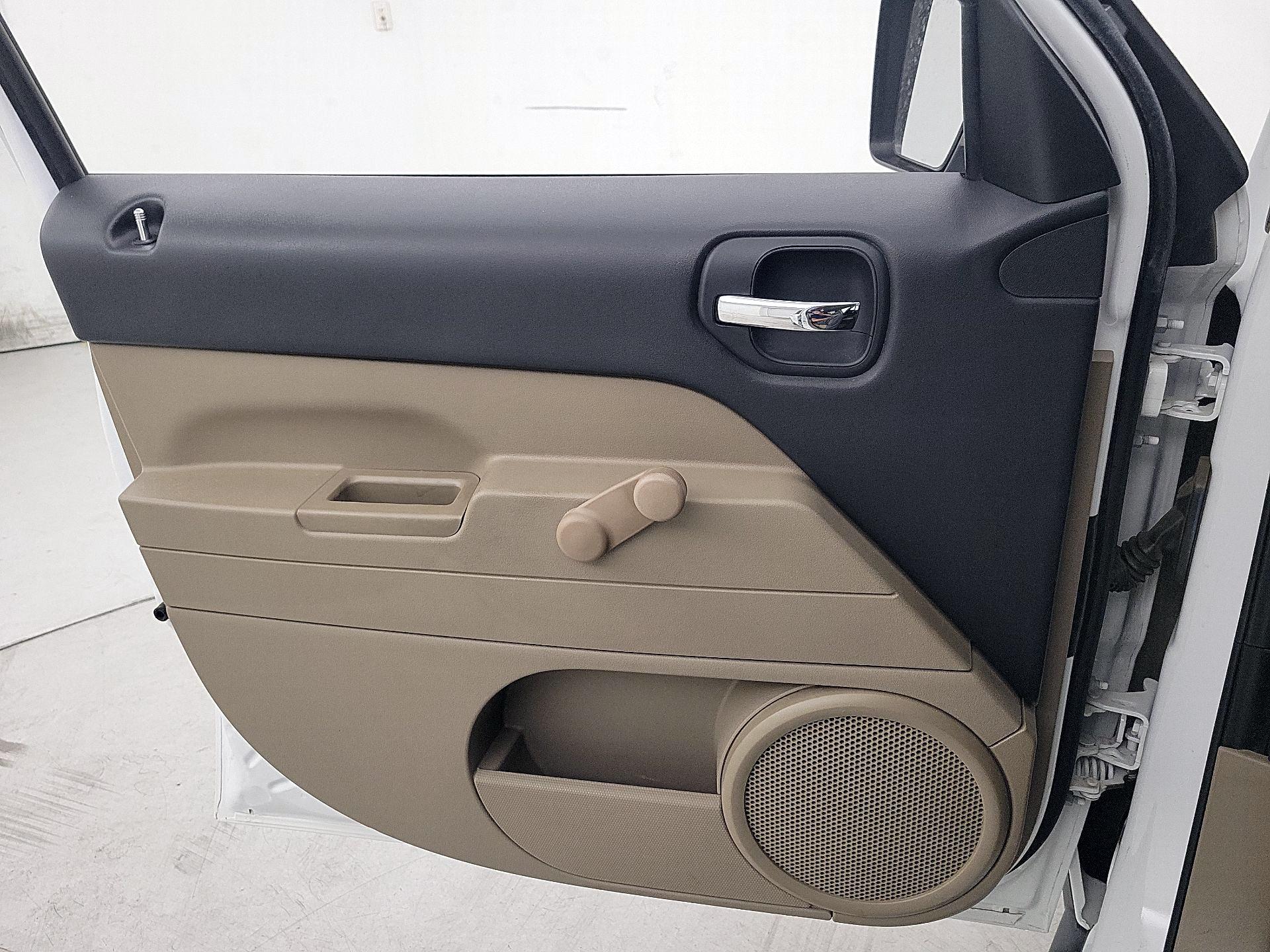 Thumbnail: 2014 Jeep Patriot - 12