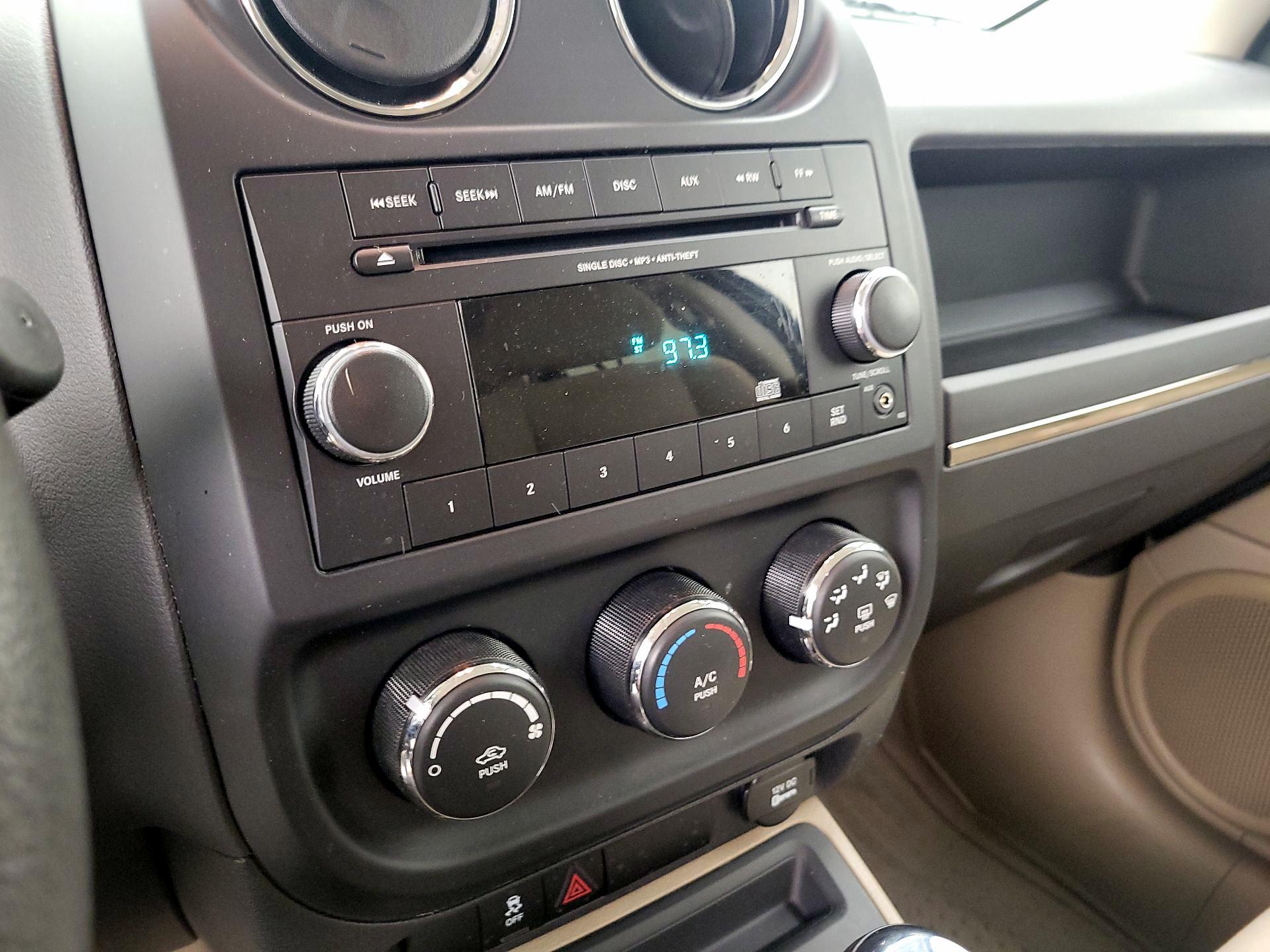 Thumbnail: 2014 Jeep Patriot - 13