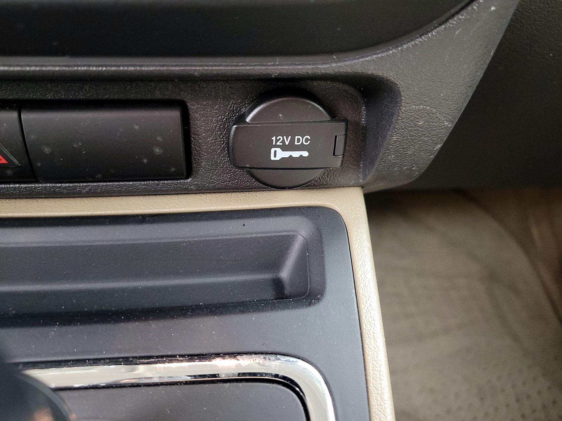 Thumbnail: 2014 Jeep Patriot - 16