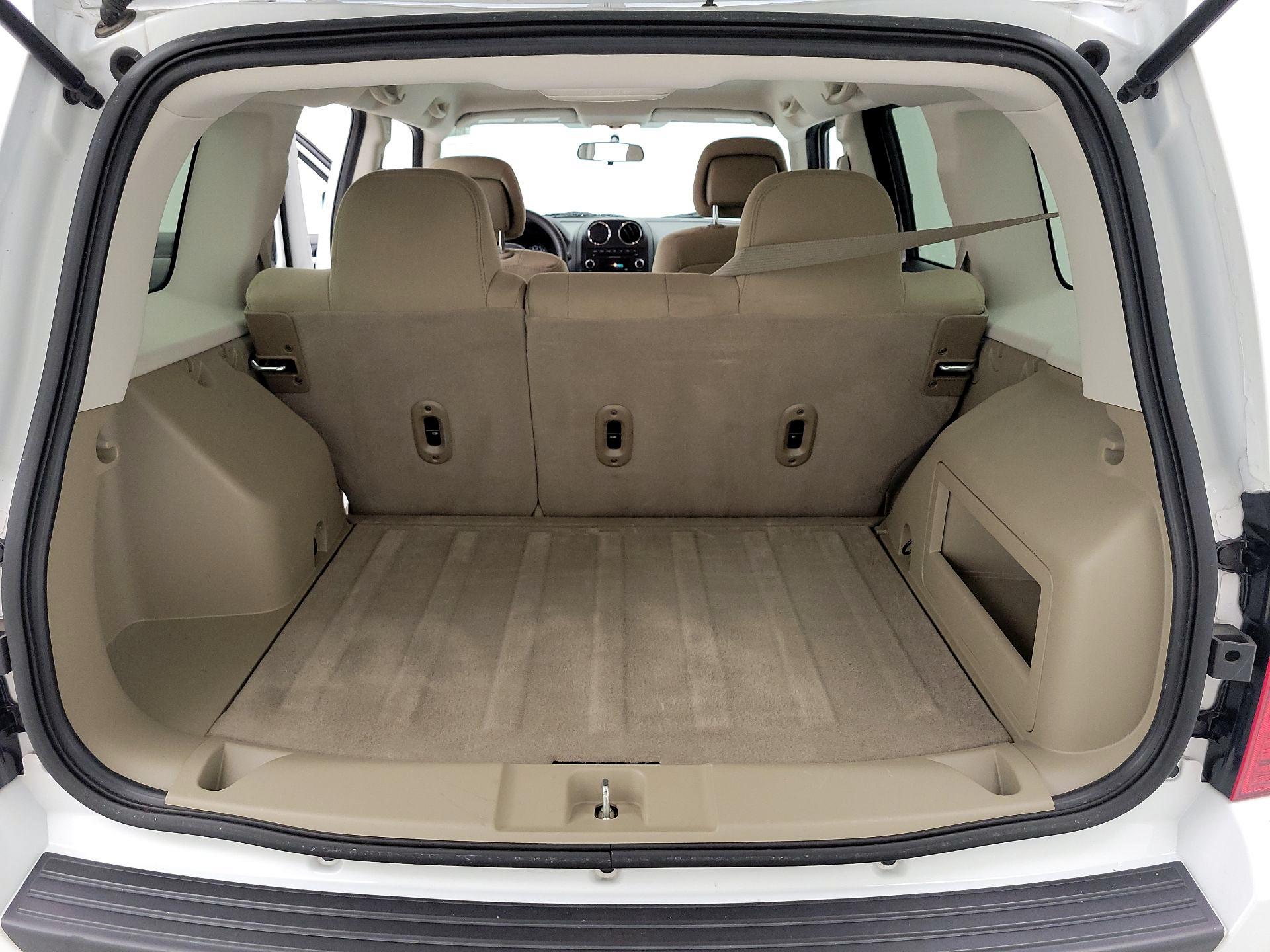 Thumbnail: 2014 Jeep Patriot - 18