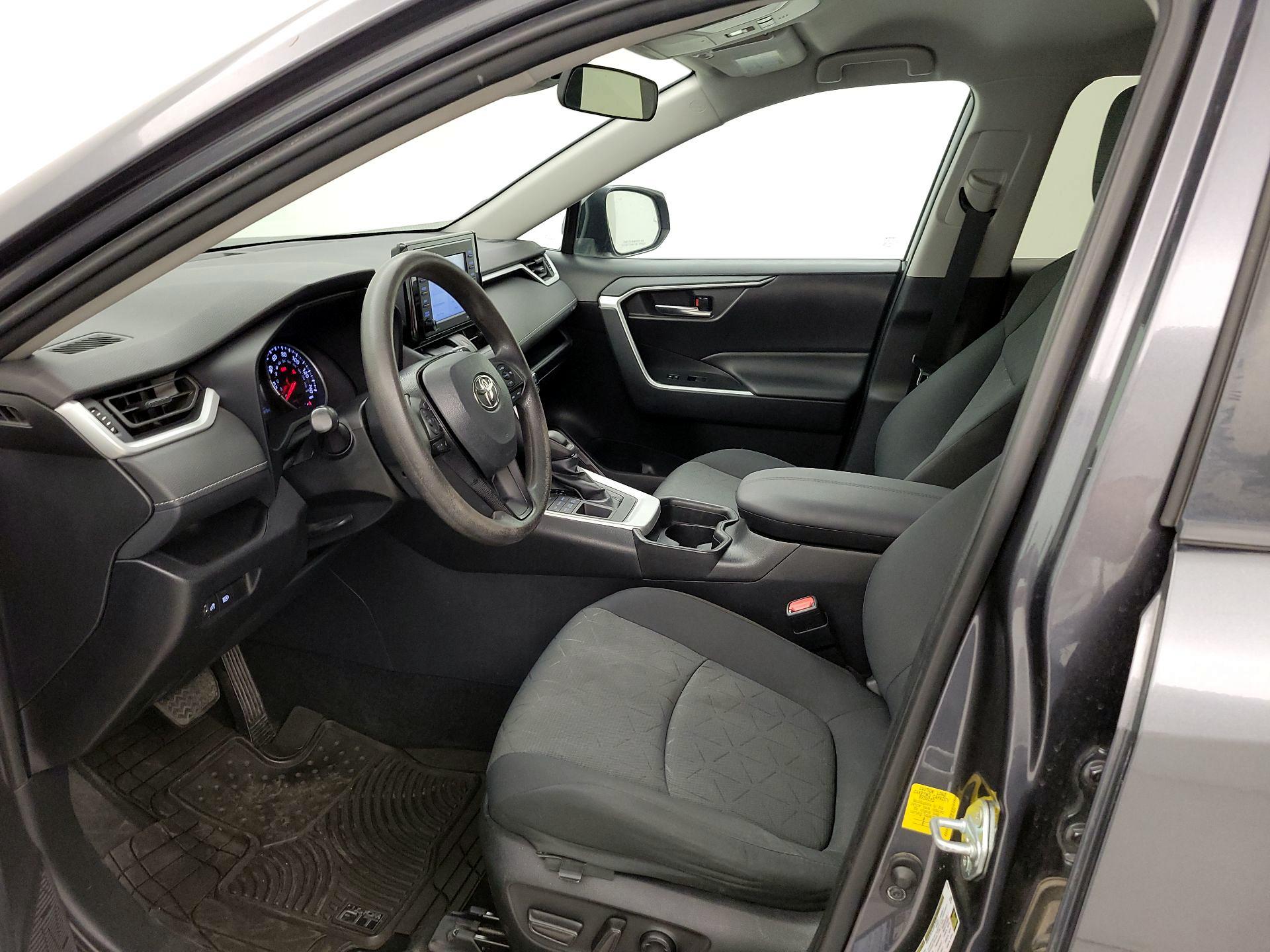 Thumbnail: 2021 Toyota RAV4 - 9