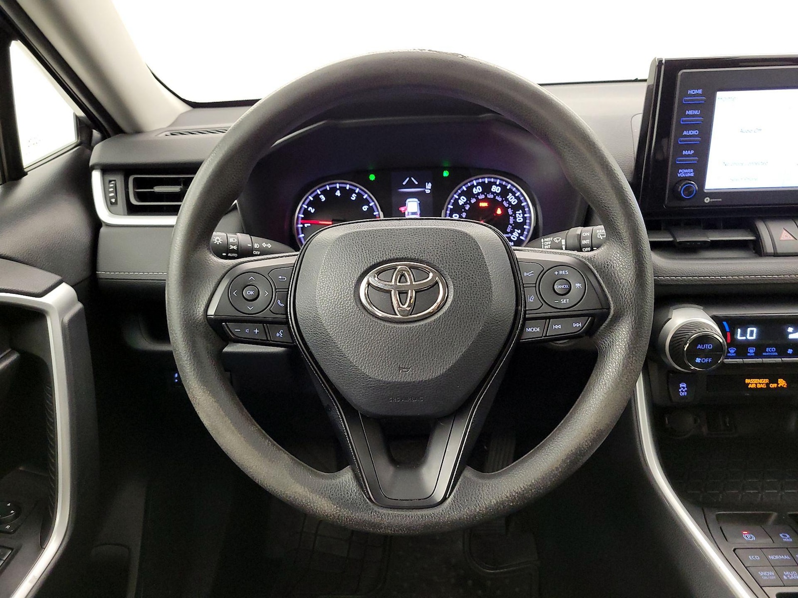 2021 Toyota RAV4 XLE - Photo 9