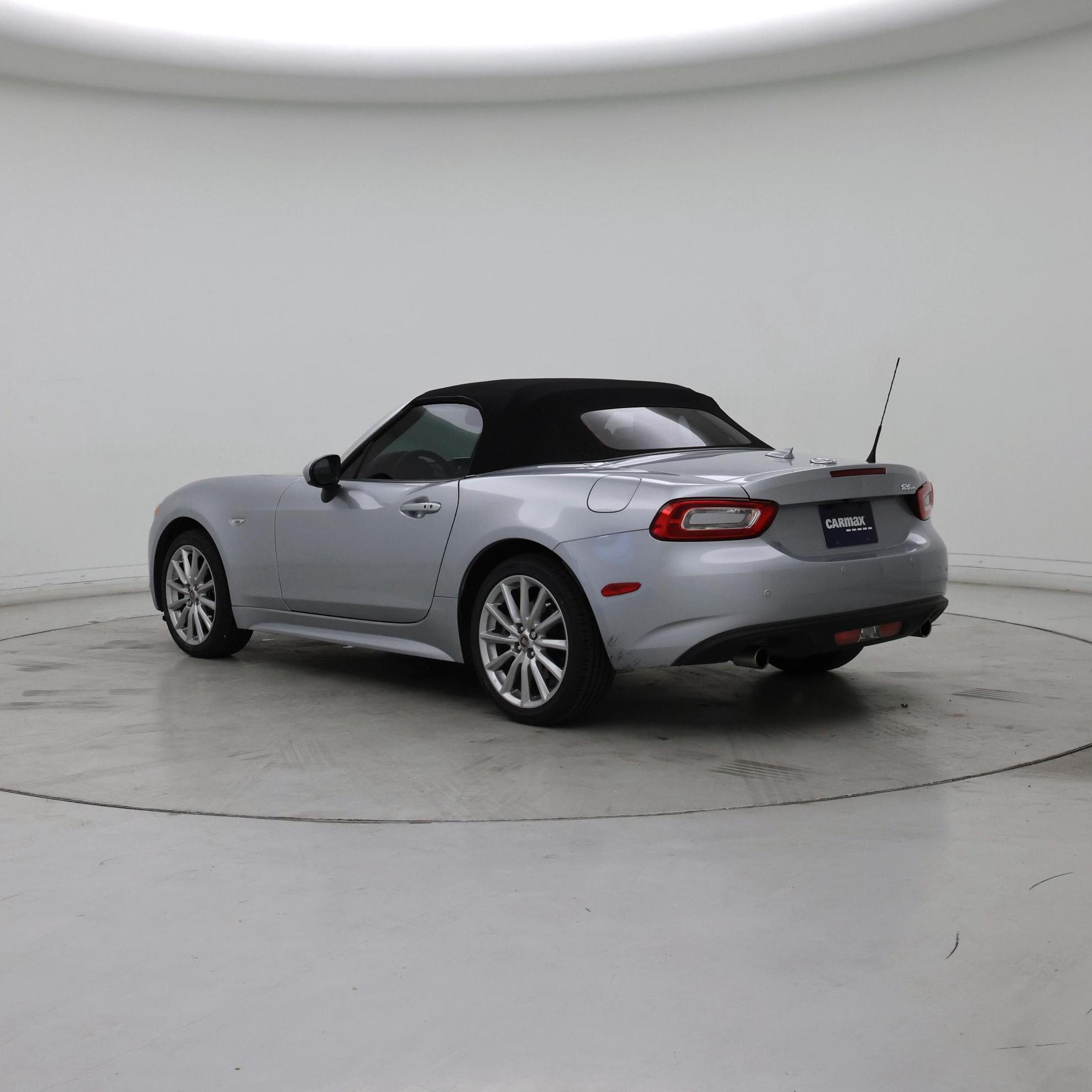 Thumbnail: 2020 Fiat 124 Spider - 2