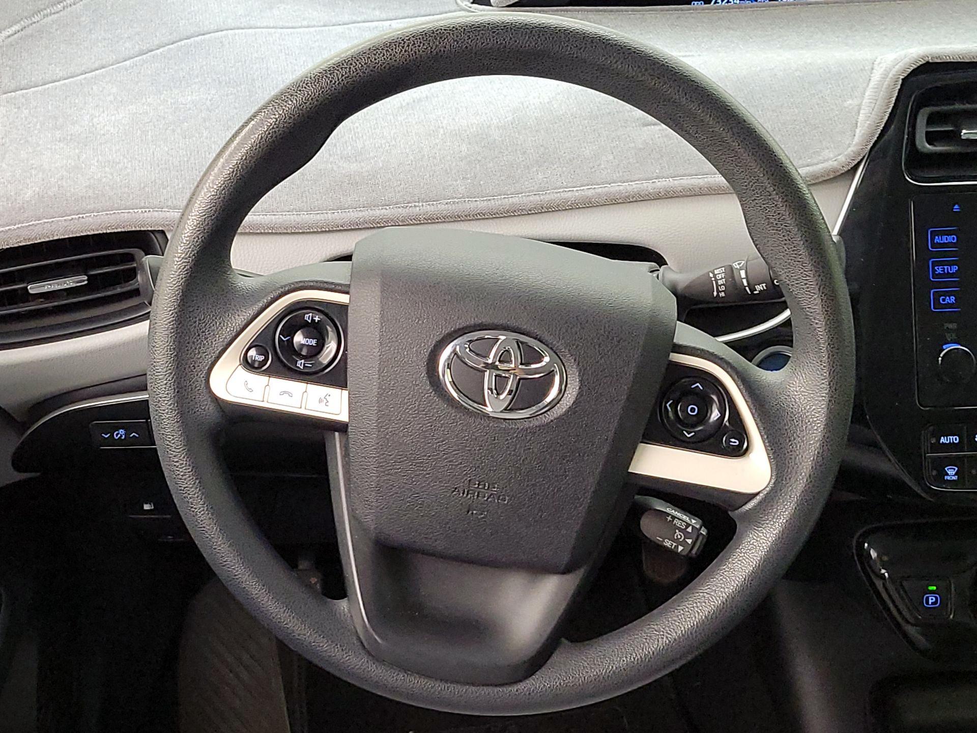 Thumbnail: 2016 Toyota Prius - 10