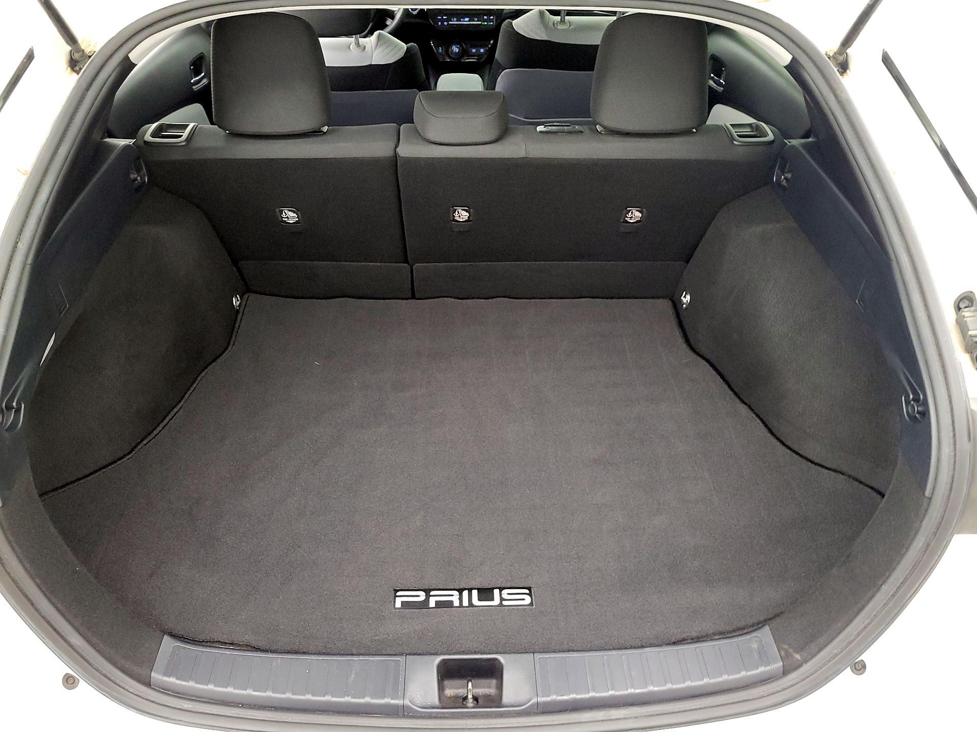 Thumbnail: 2016 Toyota Prius - 17