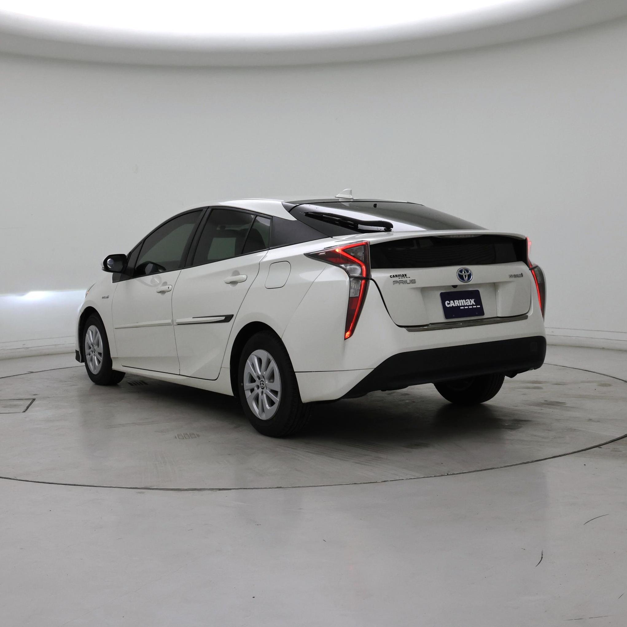 Thumbnail: 2016 Toyota Prius - 2