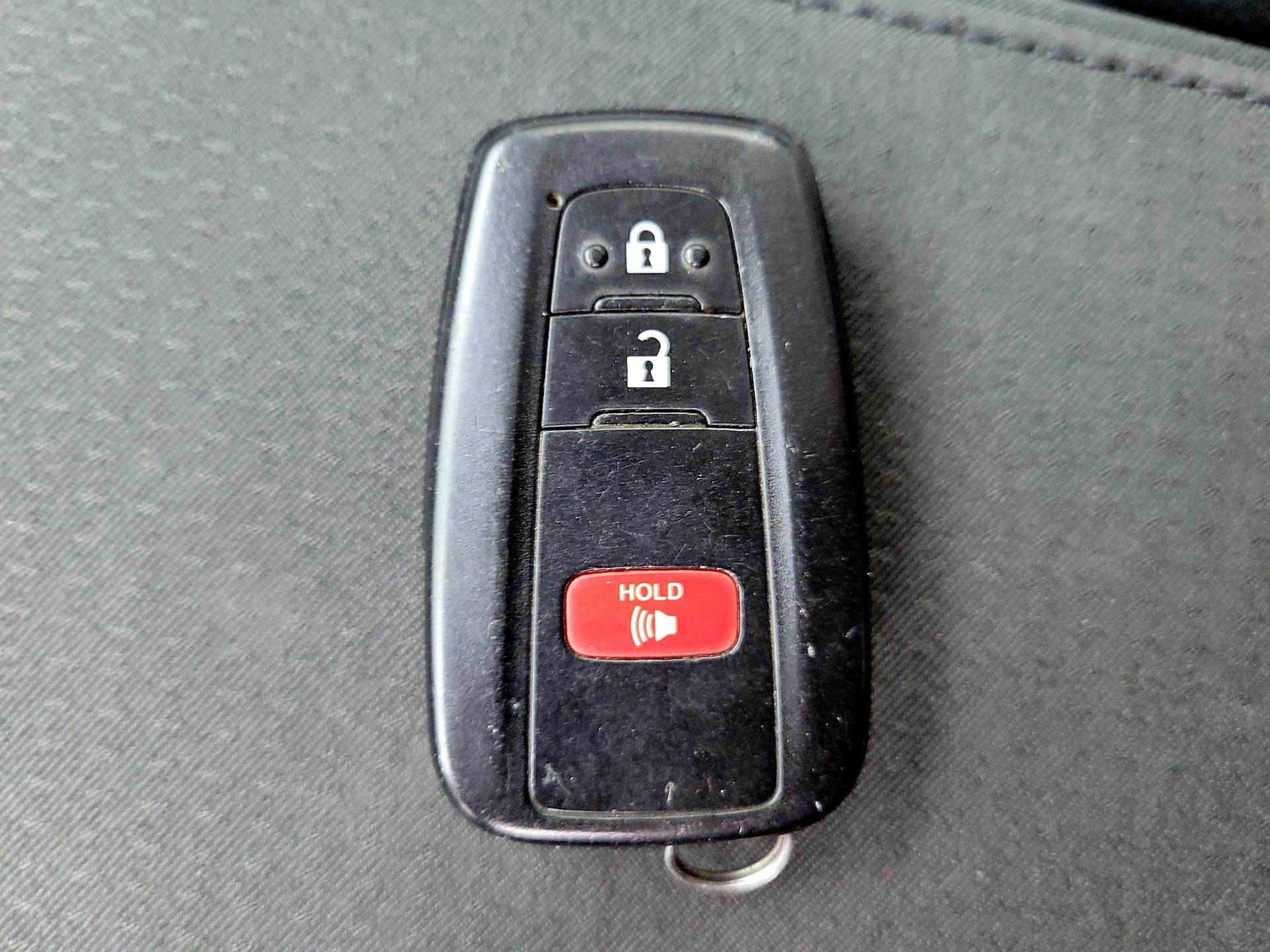 Thumbnail: 2016 Toyota Prius - 19