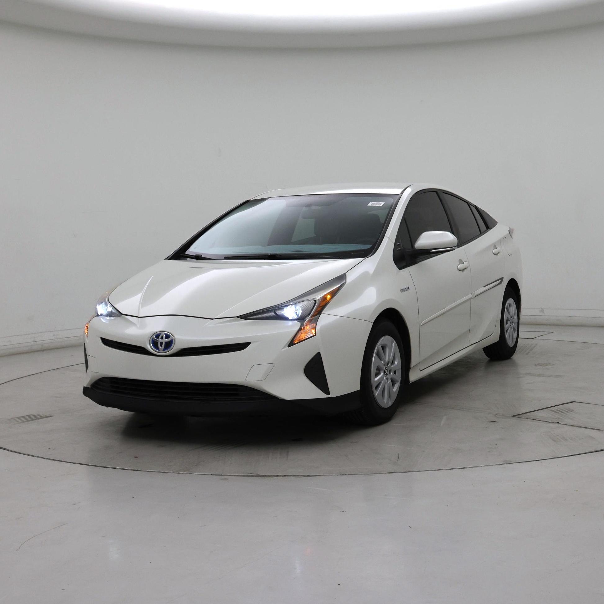 Thumbnail: 2016 Toyota Prius - 4