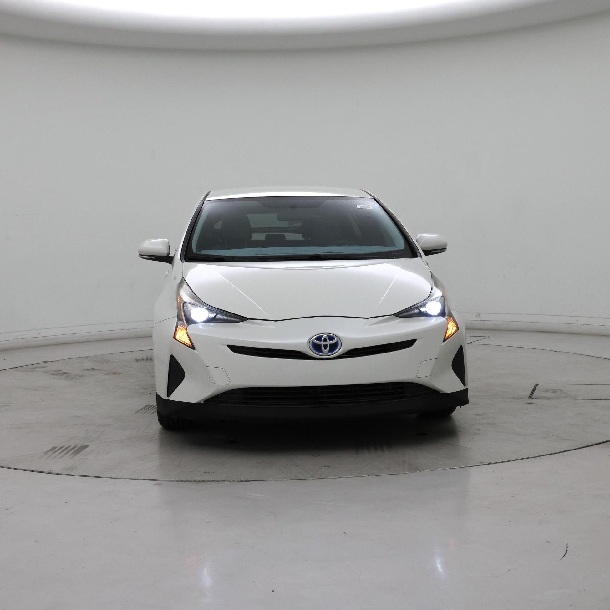 Thumbnail: 2016 Toyota Prius - 5