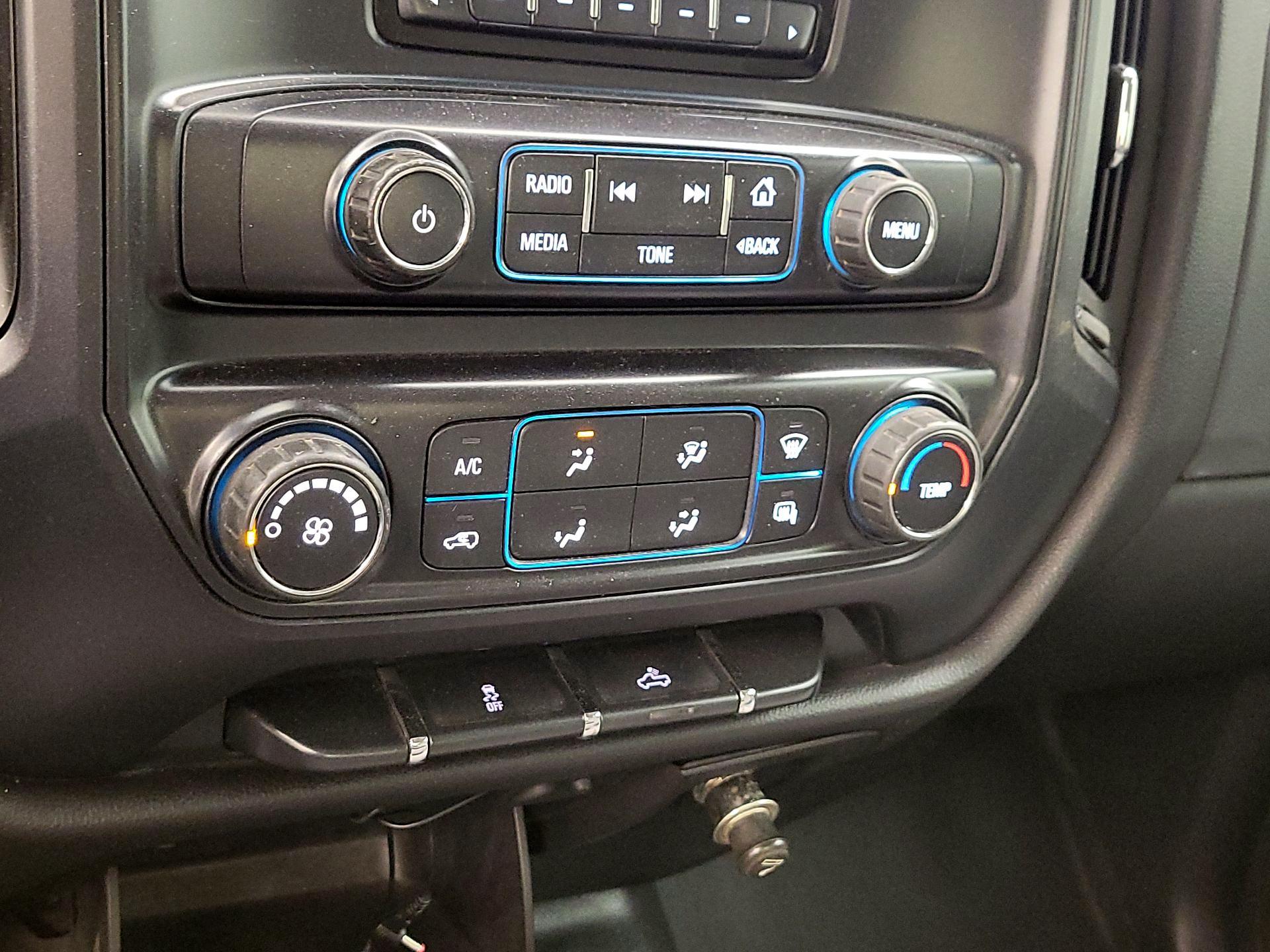Thumbnail: 2015 Chevrolet Silverado 1500 - 16