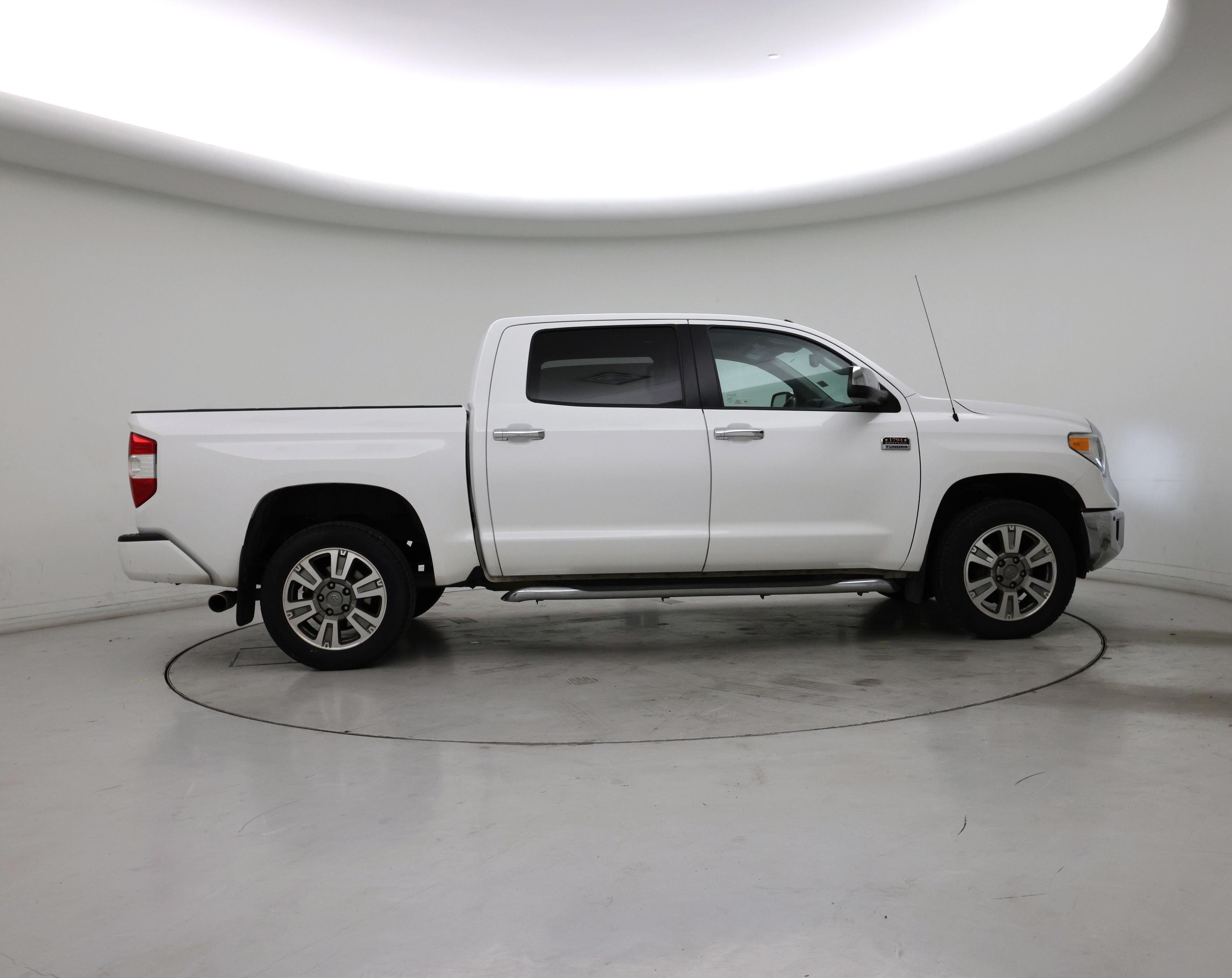 Thumbnail: 2017 Toyota Tundra - 7
