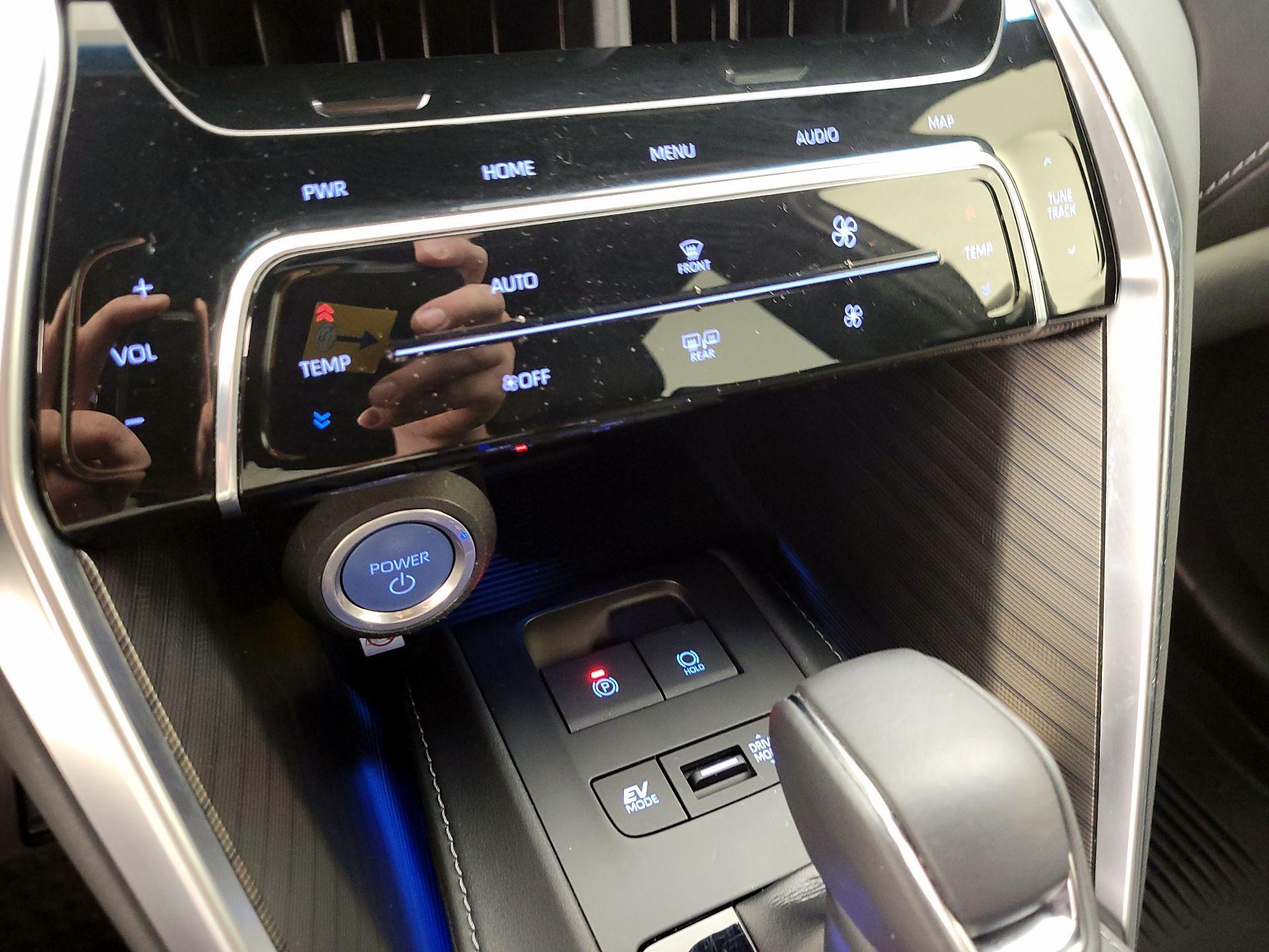 Thumbnail: 2022 Toyota Venza - 12