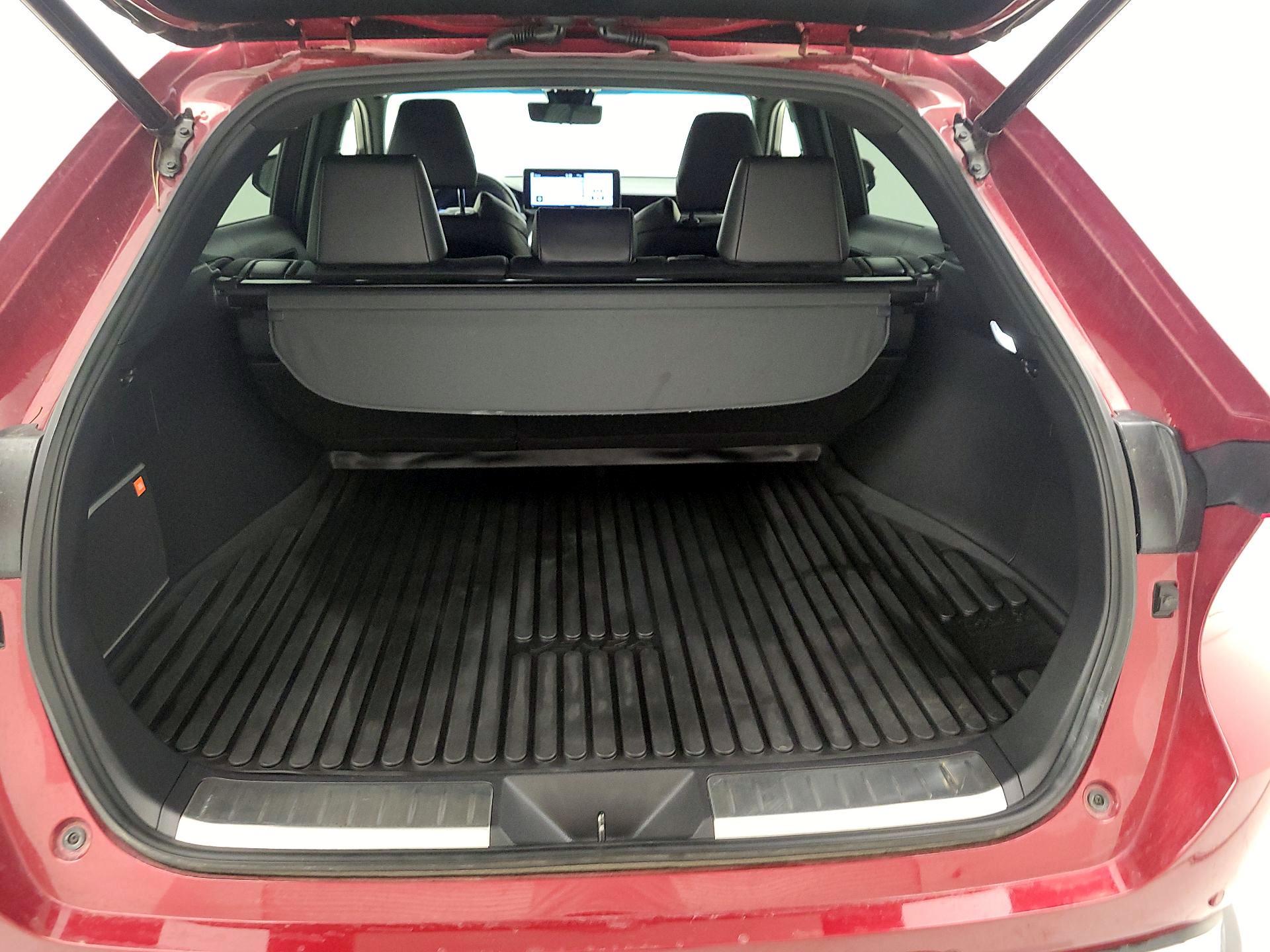 Thumbnail: 2022 Toyota Venza - 14