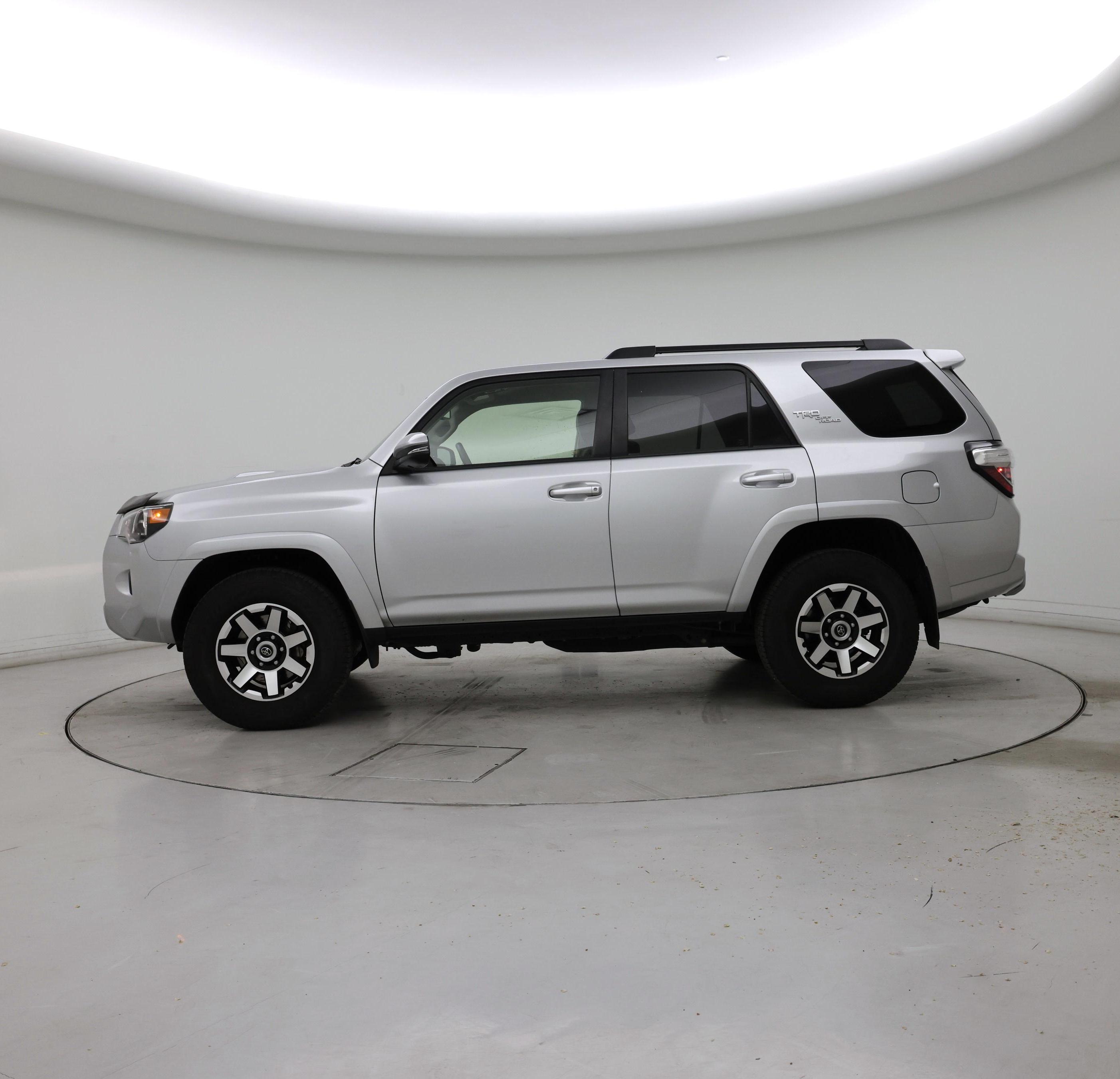 Thumbnail: 2019 Toyota 4Runner - 3