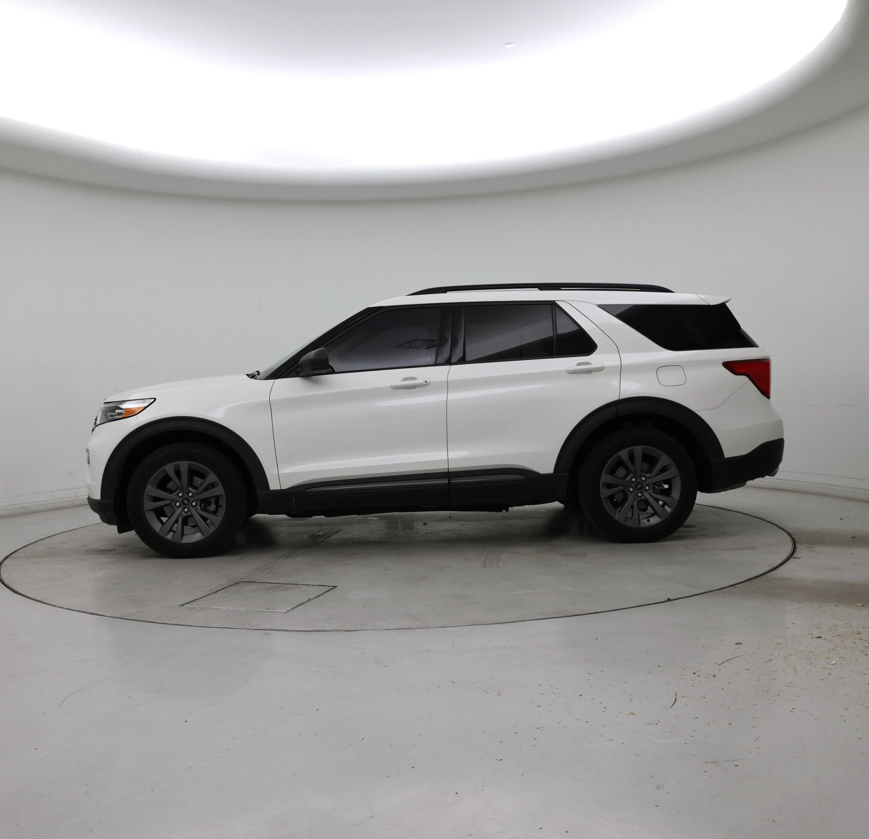 Thumbnail: 2021 Ford Explorer - 3