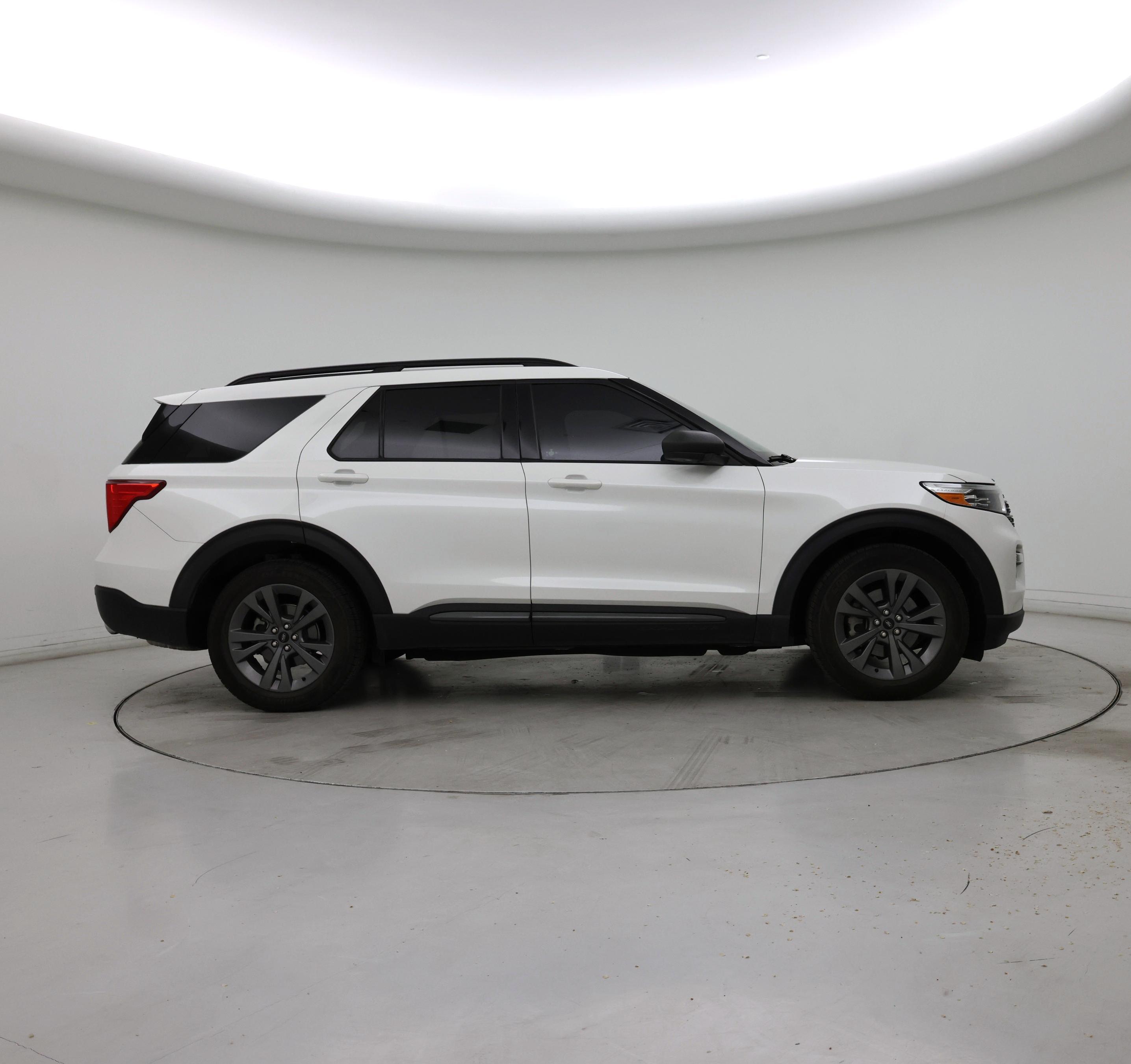 Thumbnail: 2021 Ford Explorer - 7