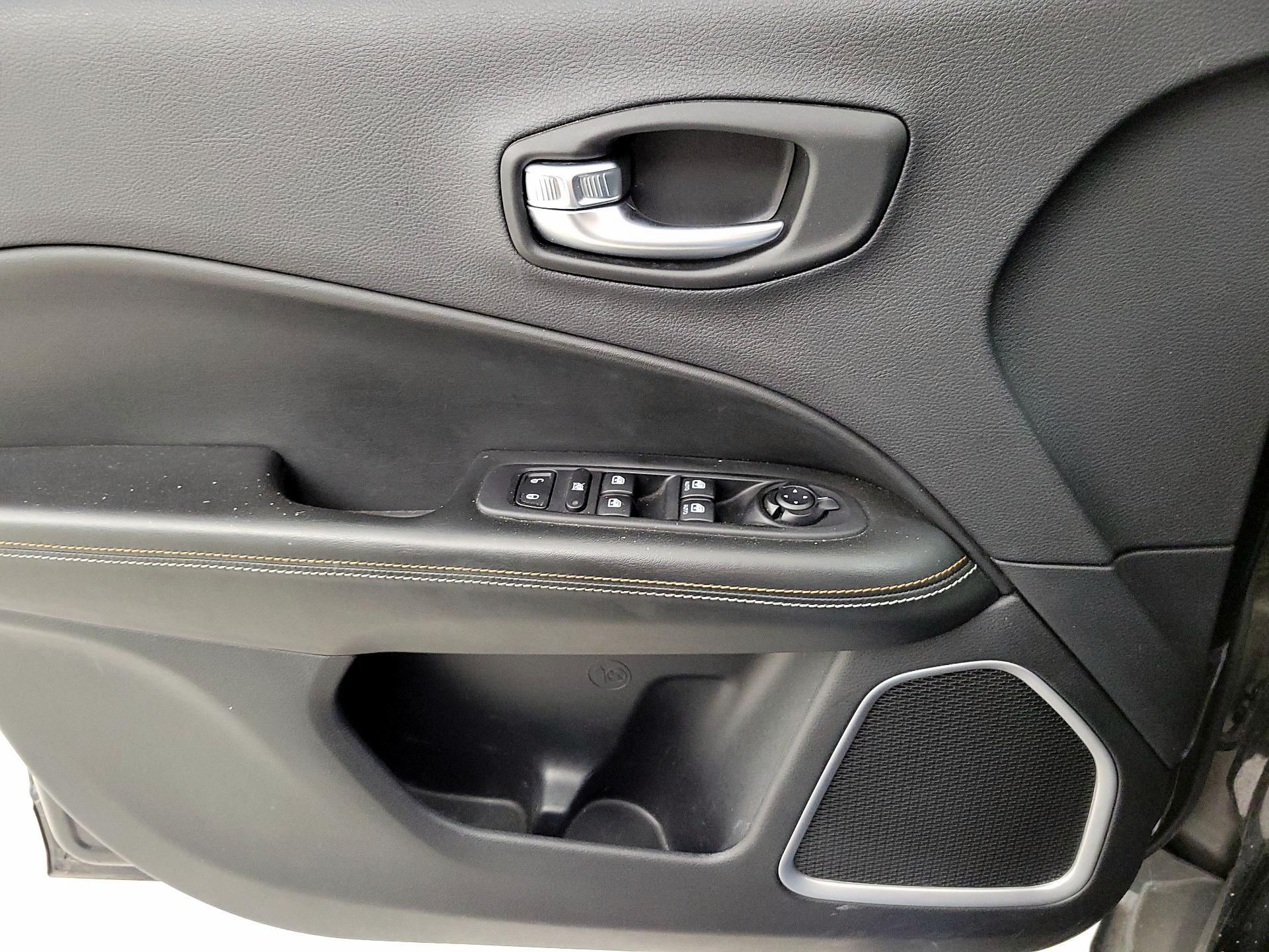 Thumbnail: 2020 Jeep Compass - 10