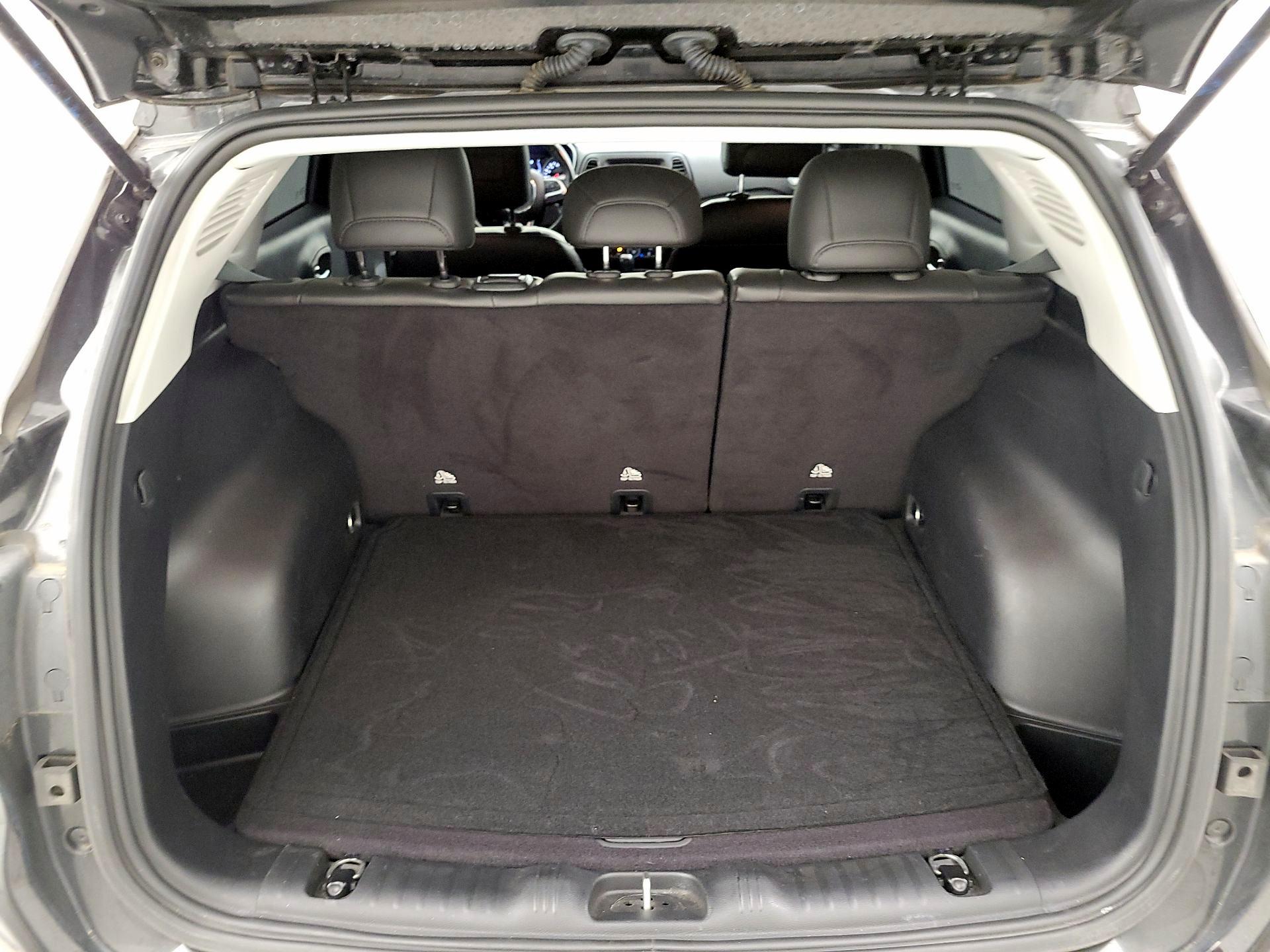 Thumbnail: 2020 Jeep Compass - 14